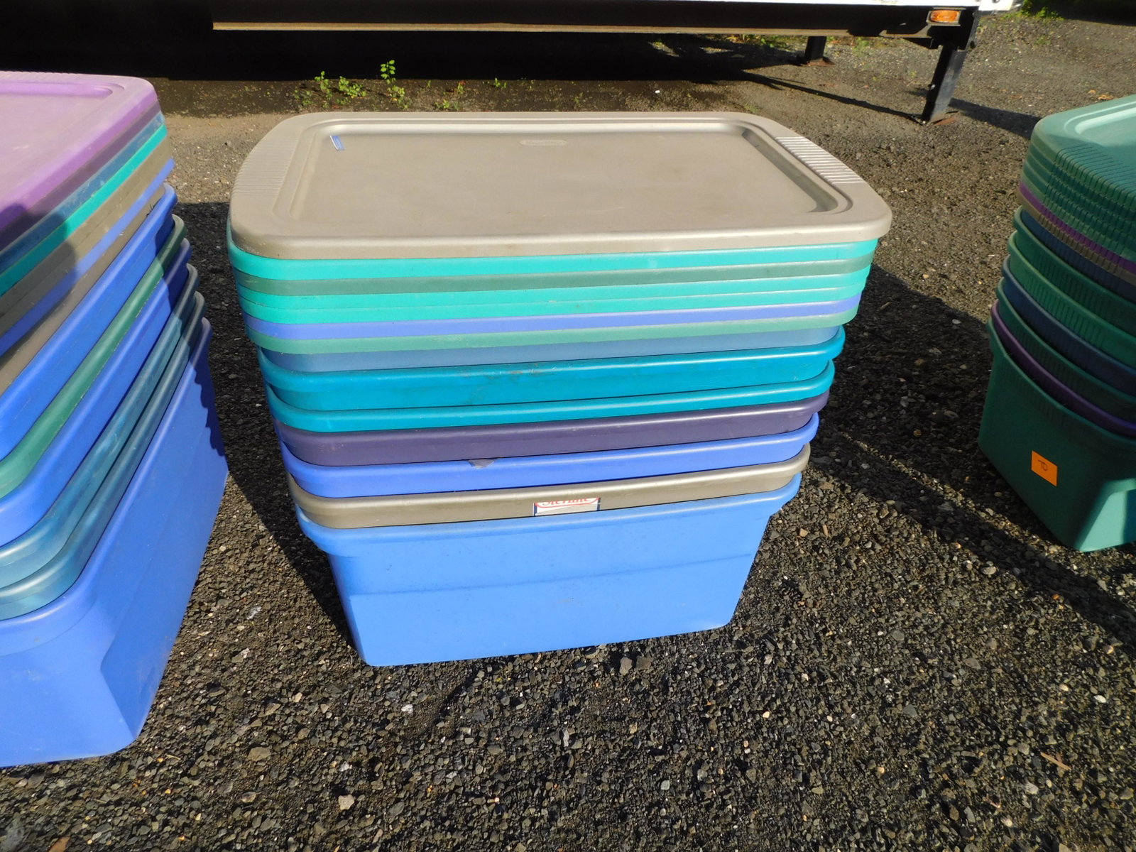 Lot of 7 Sterilite Tubs/Storage Bins: Lot of 7 Sterilite Tubs/Storage Bins. They measure 15.5" x 31" x 19". The tubs are in used condition. Some cracking, chips - but still in good condition. They measure 17.5" x 1" x2" . All items must b