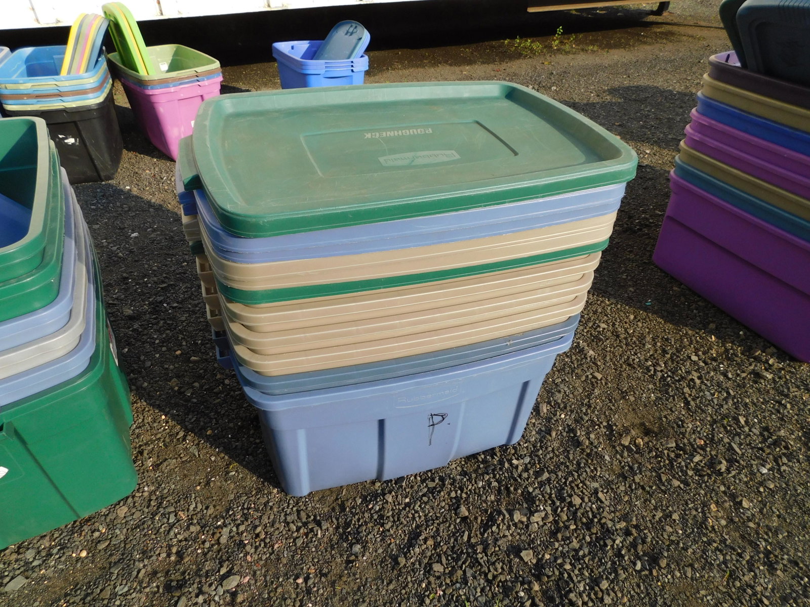 Lot of 6 Rubbermaid Tubs/Storage Bins: Lot of 6 Rubbermaid Tubs/Storage Bins. They measure 15.5" x 31" x 19". The tubs are in used condition. Some cracking, chips - but still in good condition. They measure 17.5" x 1" x2" . All items must 
