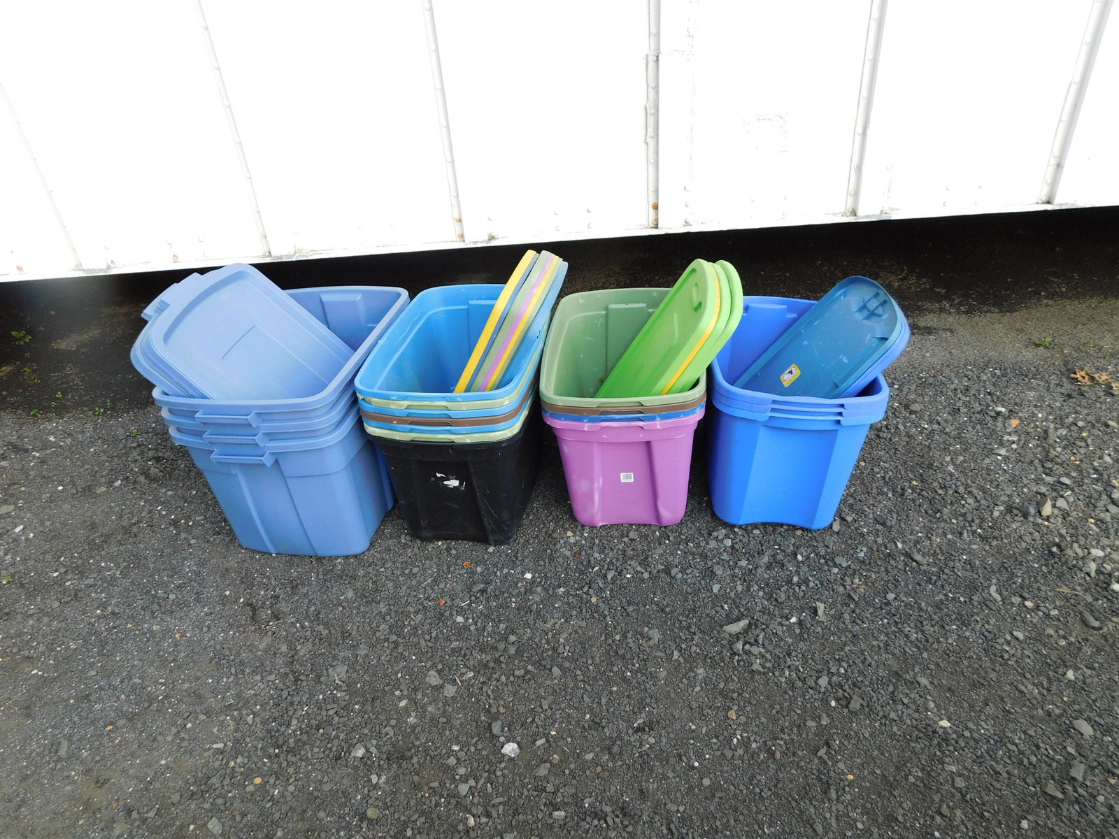 Lot of 17 Mixed Brands Tubs/Storage Bins (1 of 4)