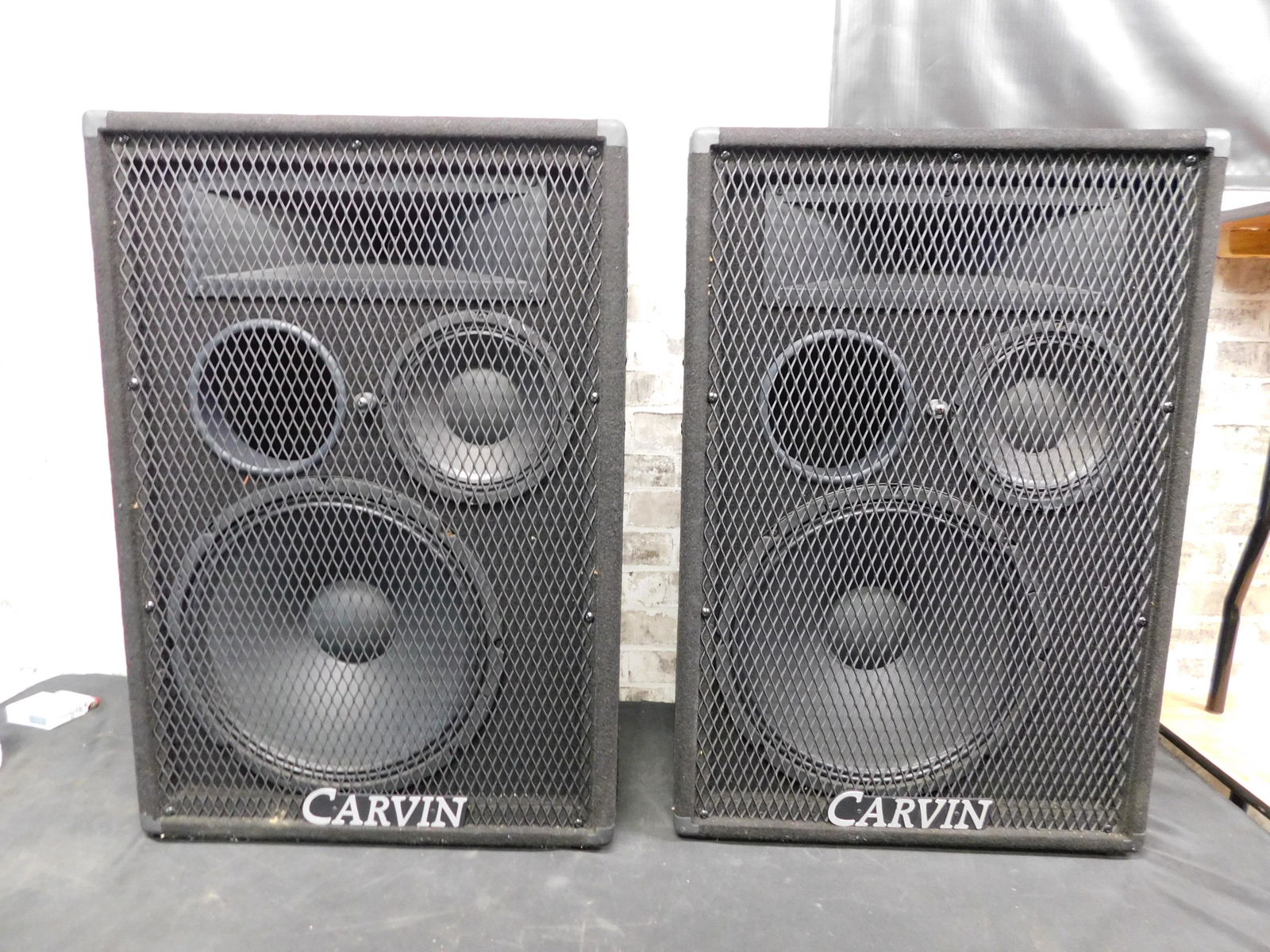 Pair of Carvin 1584 Pro Sound Reinforcement Box: Pair of Carvin 1584 Pro Sound Reinforcement Box Speakers. Working Condition. Comes with speaker covers. Used only several times. Measures 32" x 10" x 15". All items must be paid for within 24 hours of