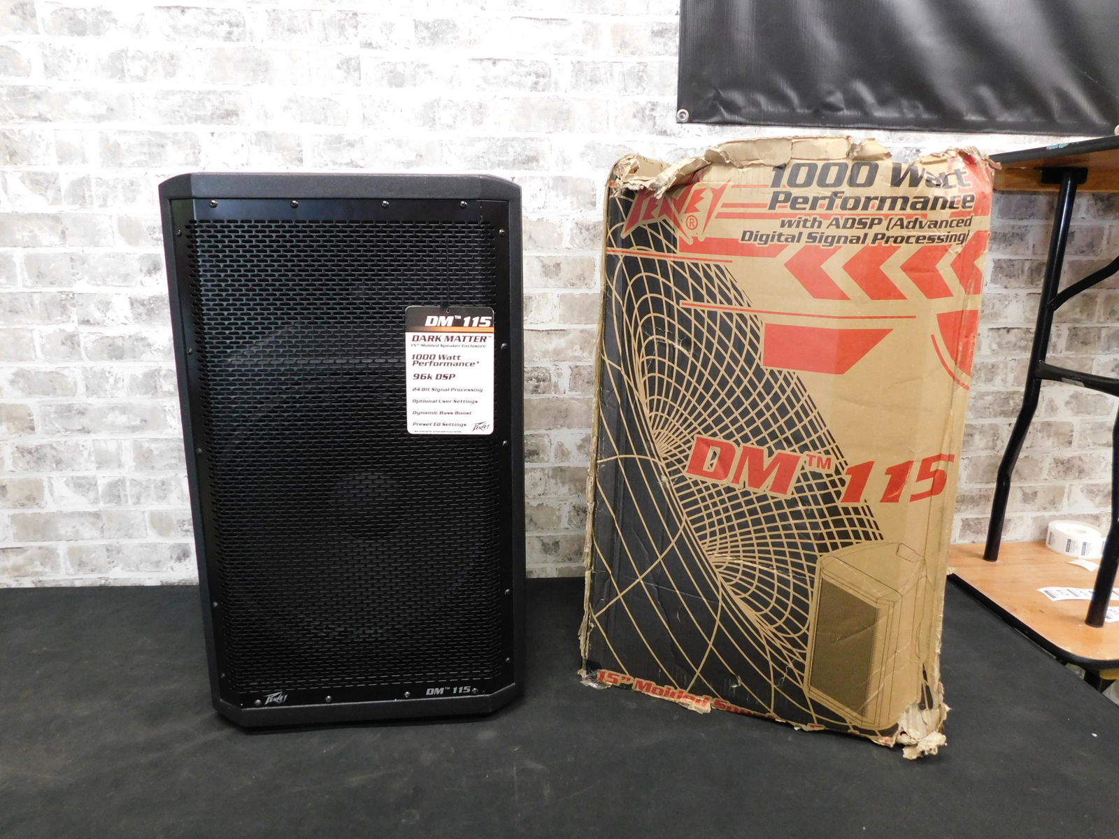 Peavey DM115 Dark Matter 1000 Watt Self Amped PA (1 of 8)