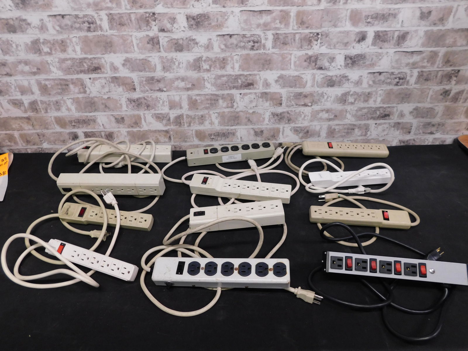 Lot of 12 Surge Protector Power Strips (1 of 5)