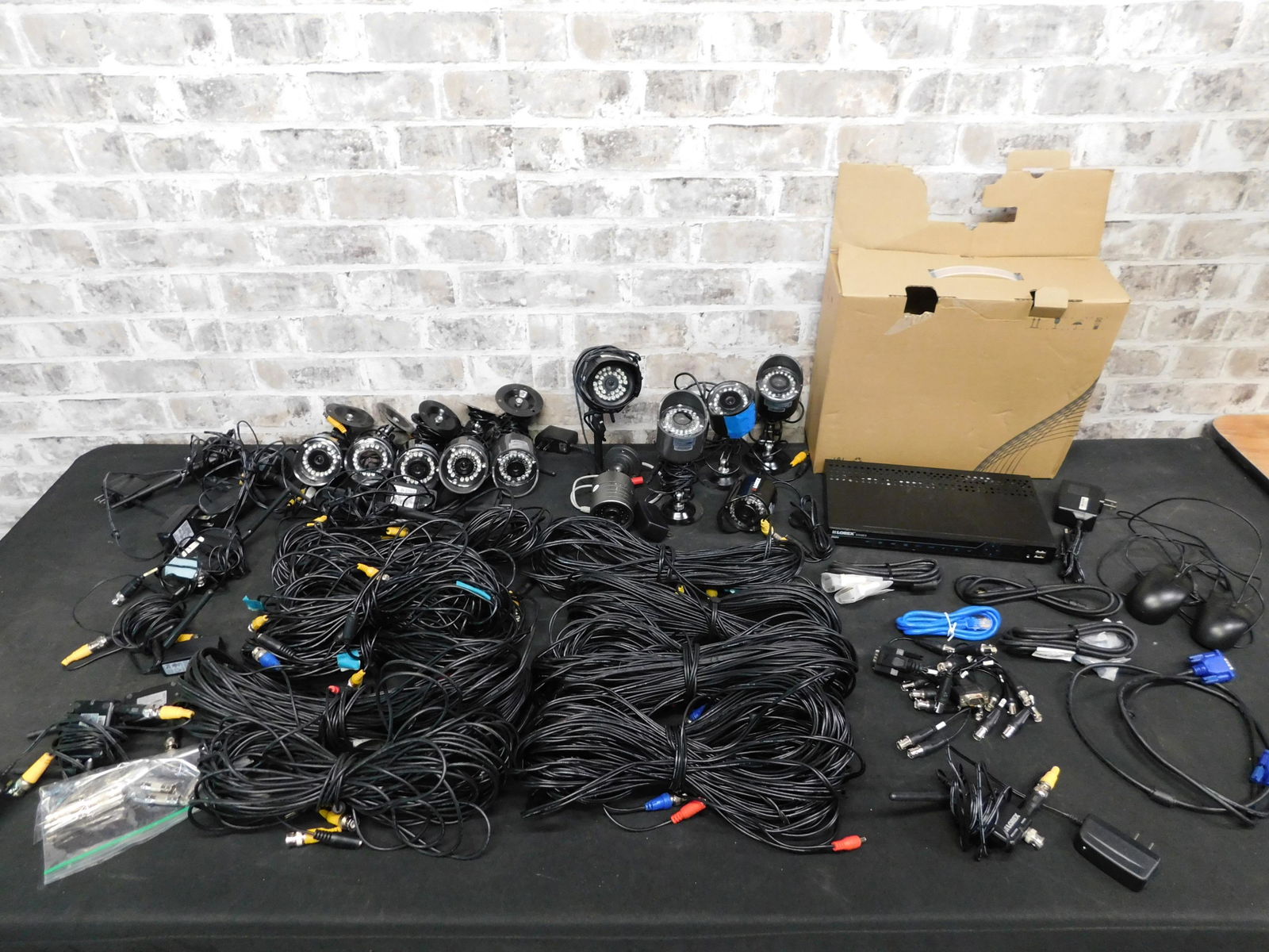 Lorex Camera Surveillance System (1 of 9)