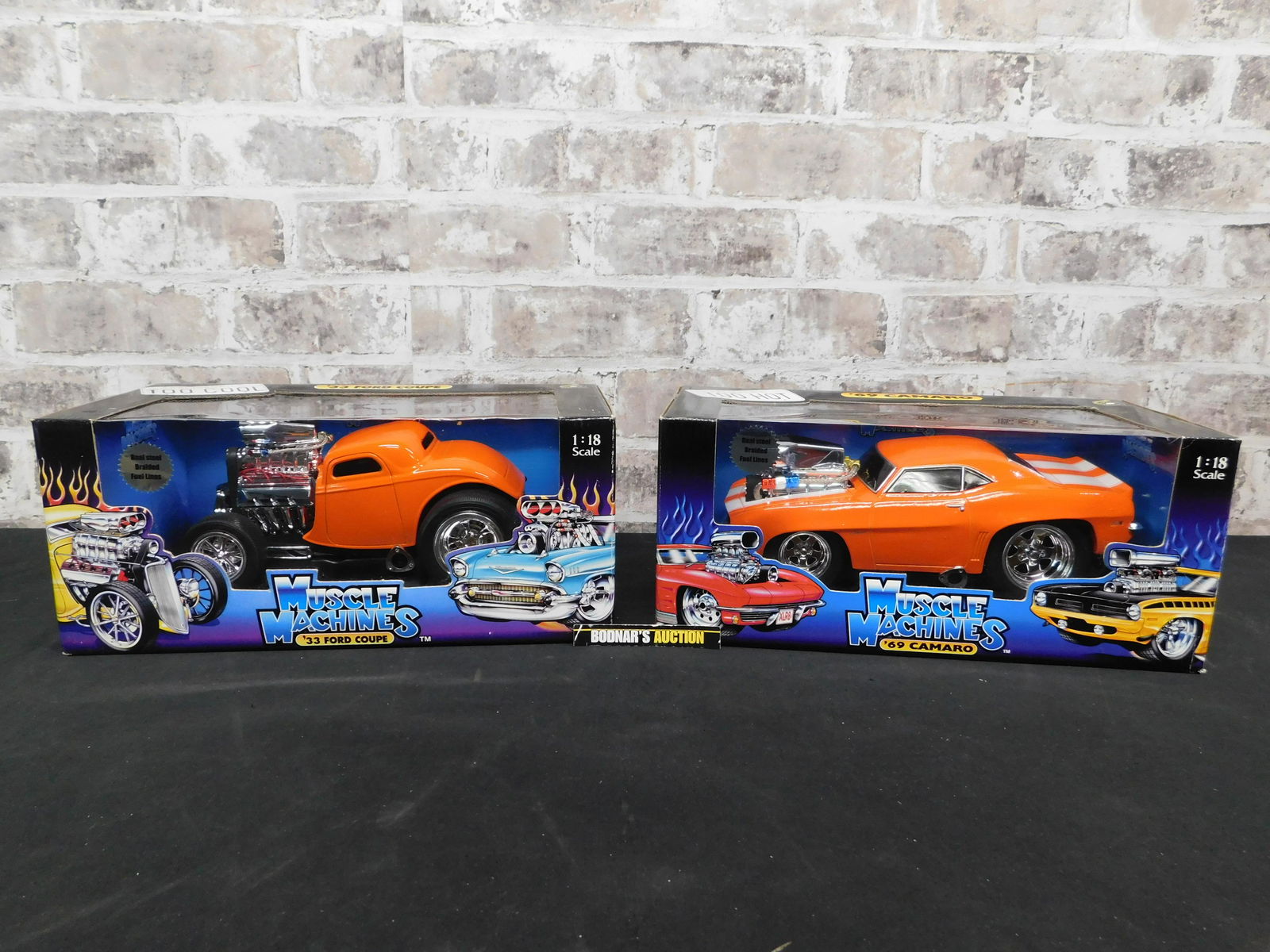 Lot of 2 Muscle Machines 1:18 Scale Diecast Cars (1 of 6)