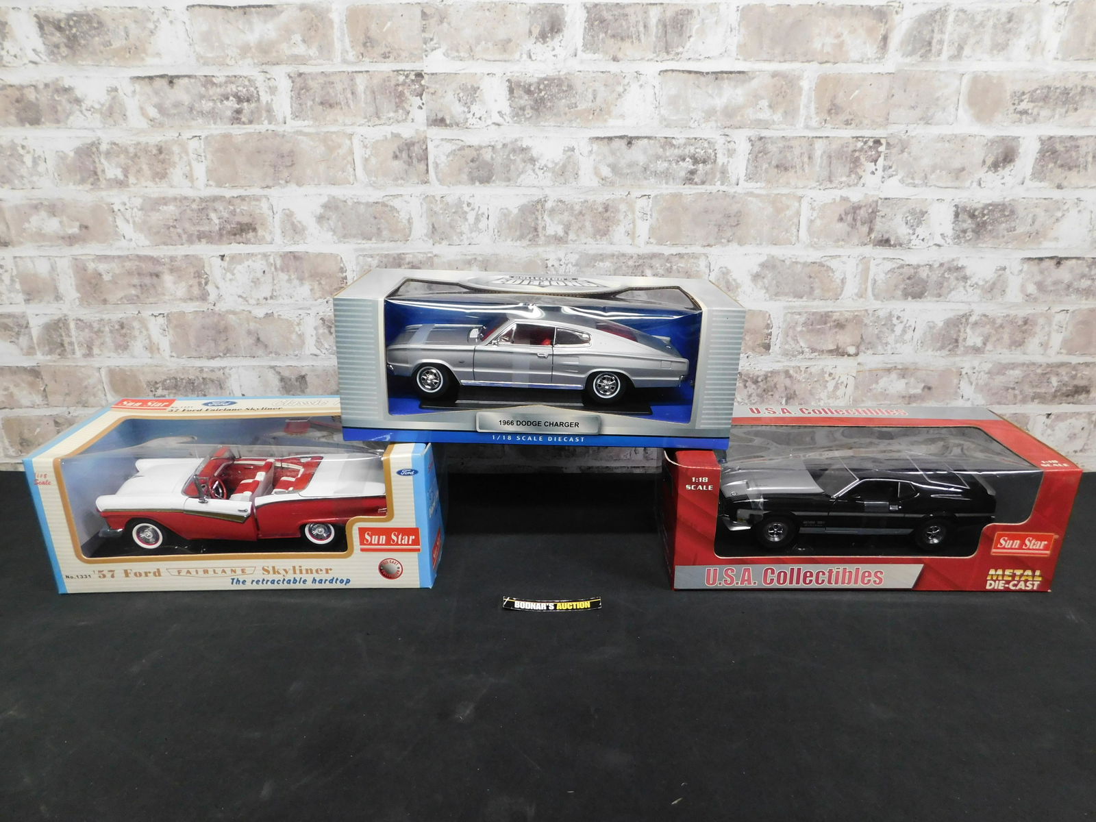 Lot of 3 1:18 Scale Die-Cast Cars - Sun Star and GM (1 of 6)
