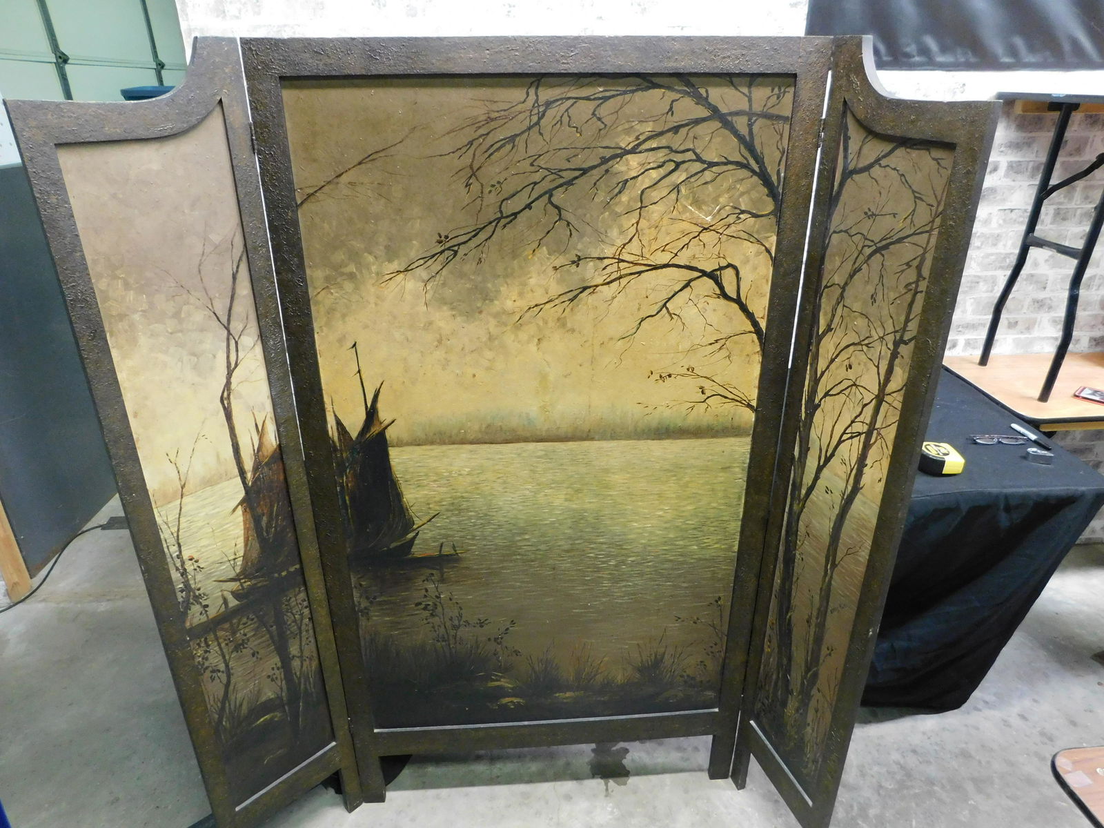 Arts and Crafts Style 3 Part Screen (1 of 7)