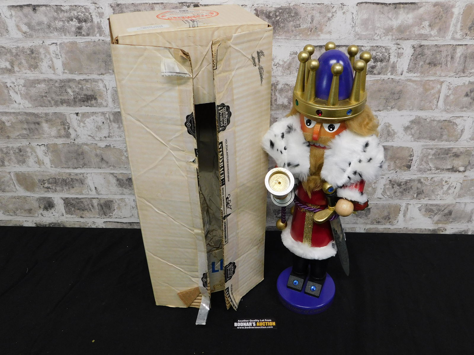 Steinbach King Arthur Nutcracker (1 of 7)