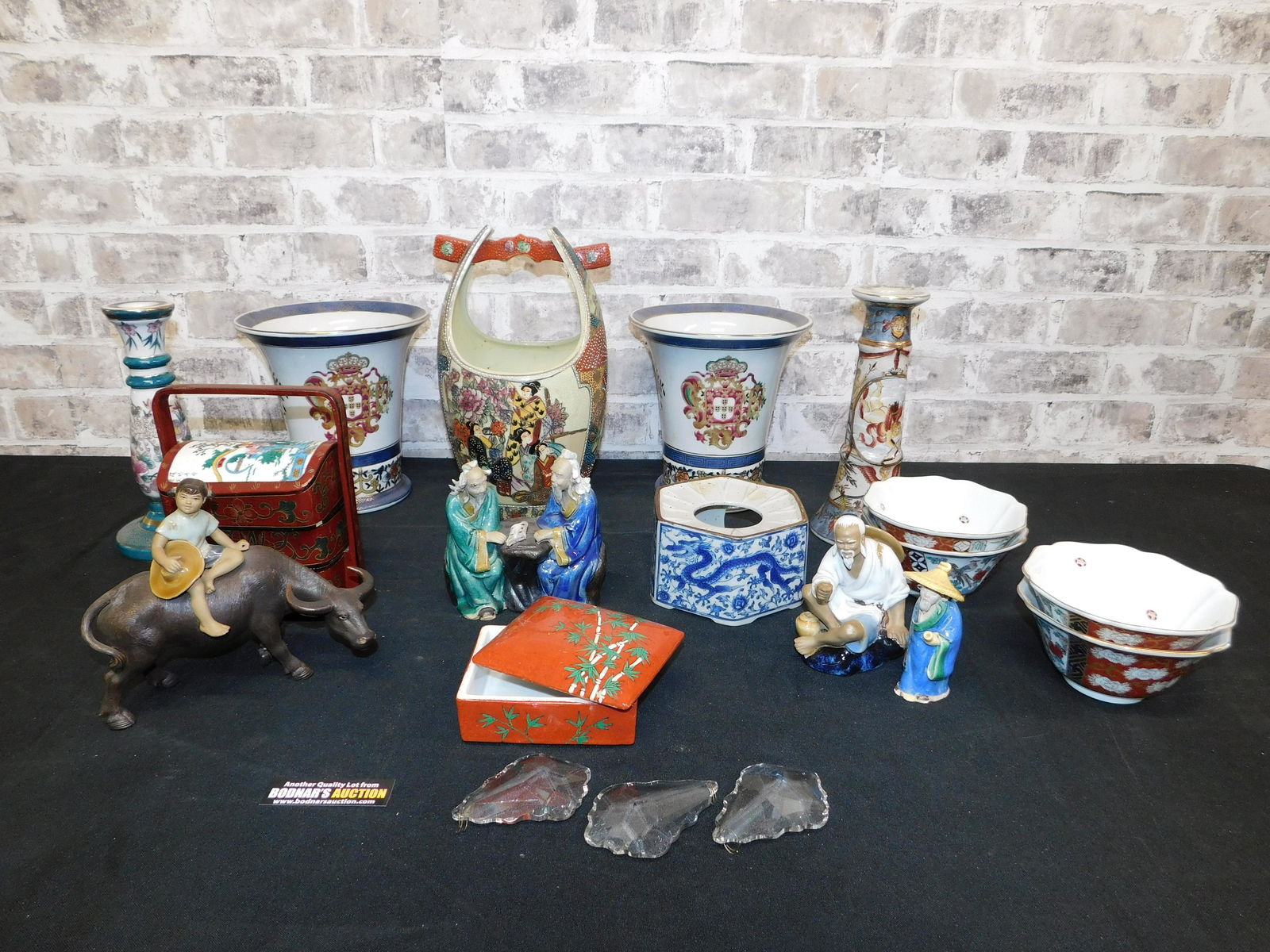 Large Lot of Oriental Items (1 of 8)