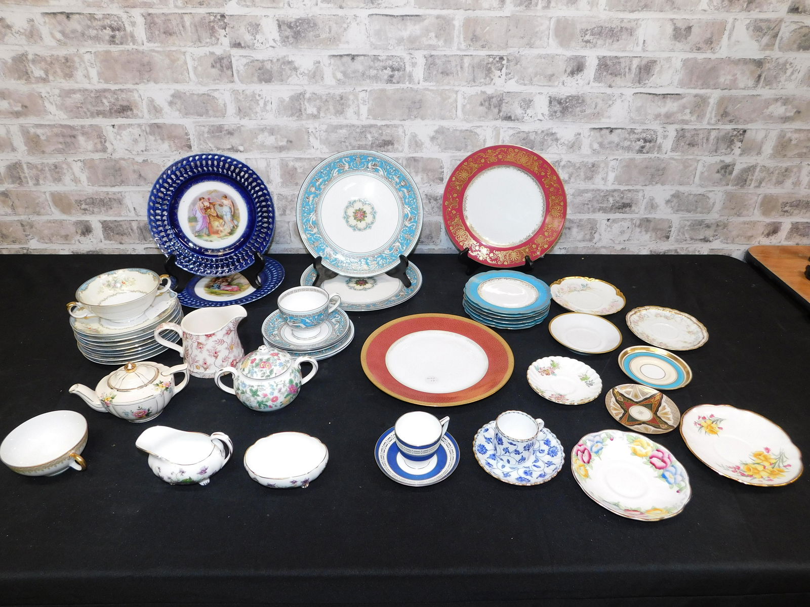 Box Lot of Cups, Saucers, and Dinnerware including (1 of 8)