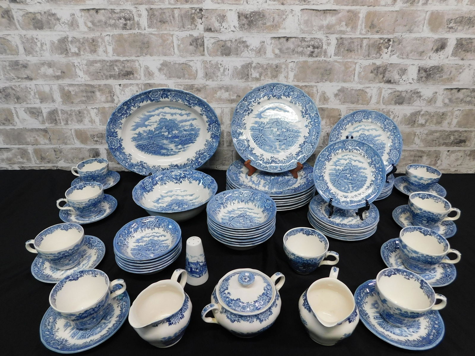 Salem China Co. Olde Staffordshire English Village (1 of 4)