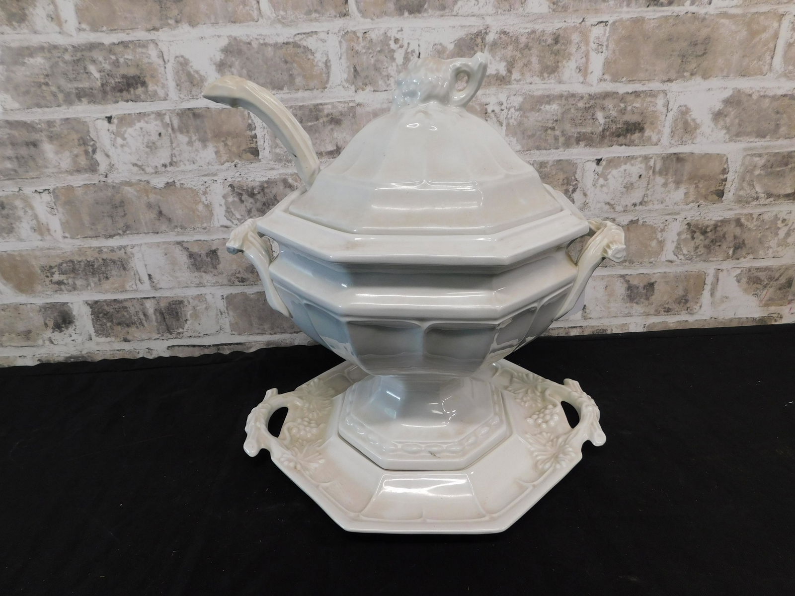 Ironstone Soup Tureen with Underplate and Ladle (1 of 5)