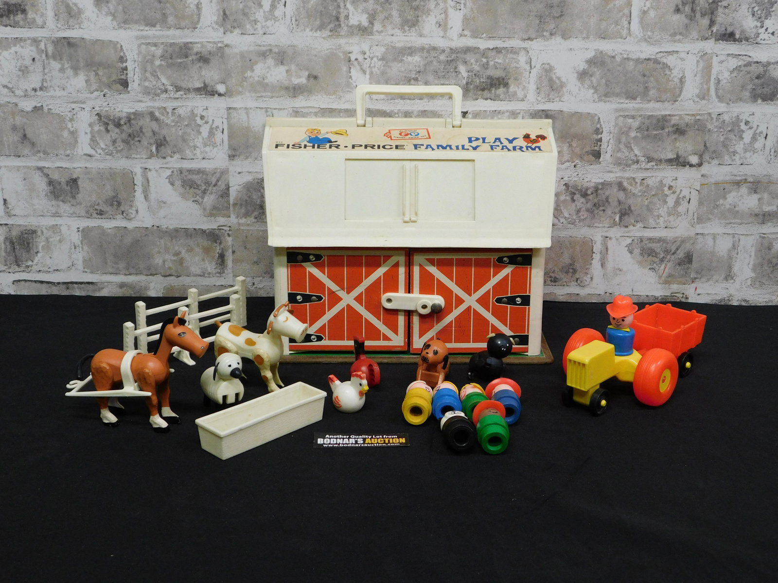 Vintage Fisher Price Family Play Farm: Vintage Fisher Price Family Play Farm. Comes with Accessories and Figures. Please read the terms and conditions. This sale will be broadcast live on sale day with full descriptions of each lot being s