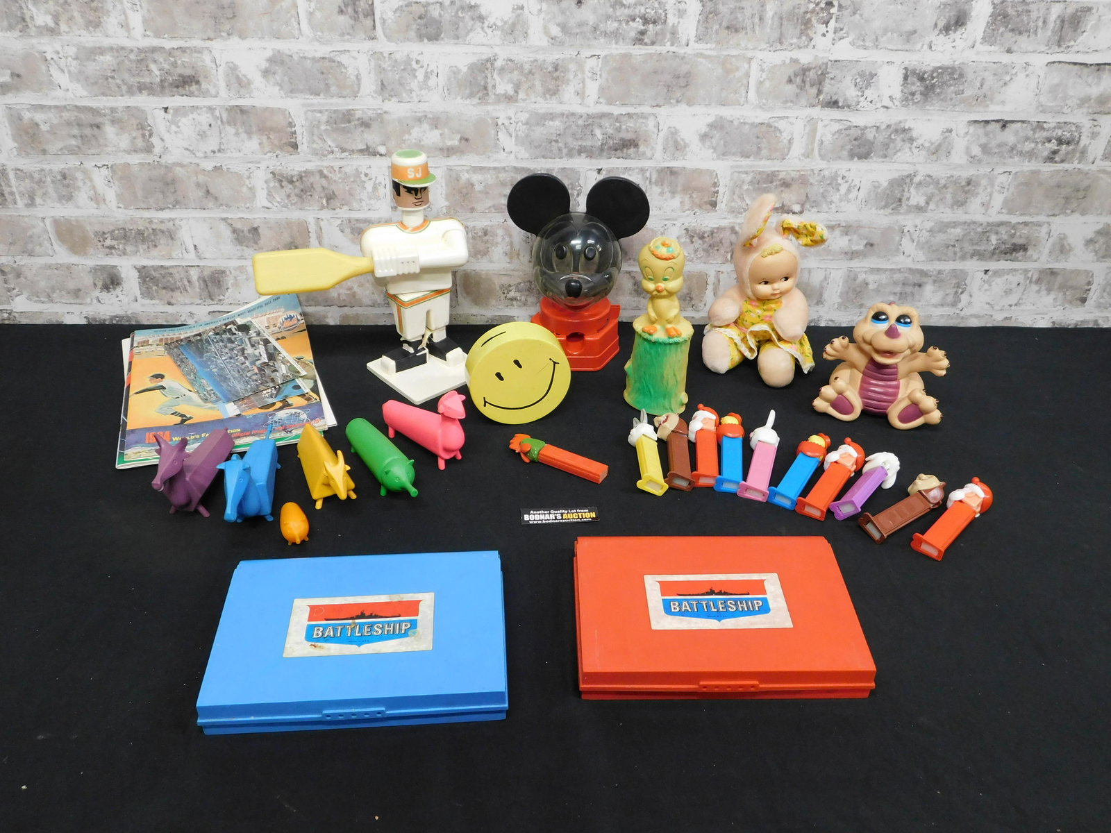 Box Lot of Vintage Toys (1 of 10)