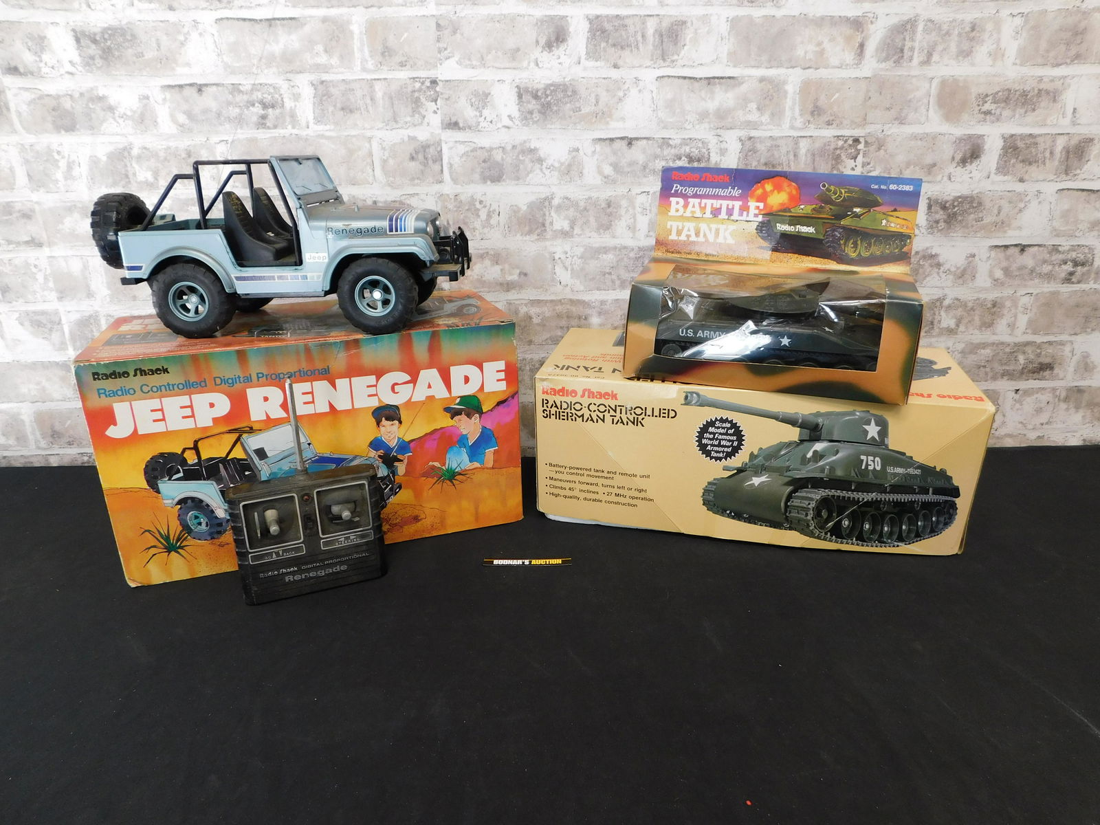 Lot of 3 Radio Shack RC Vehicles in boxes (1 of 5)