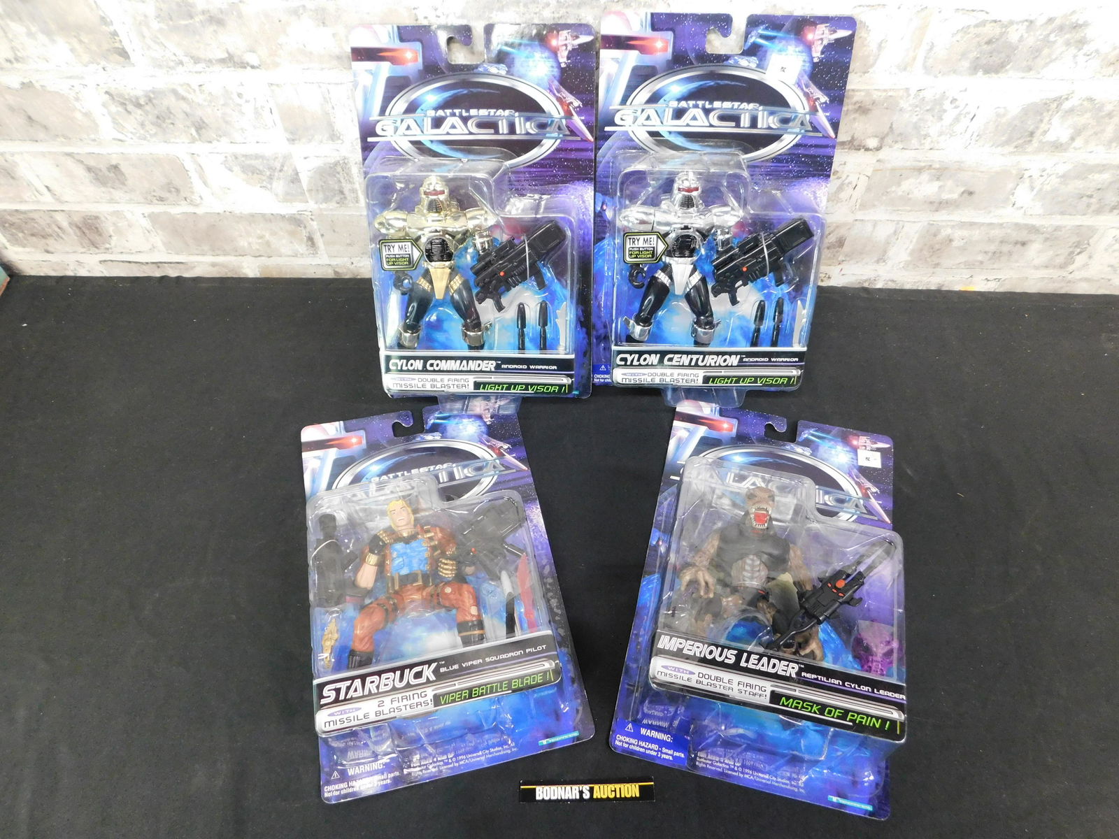 Lot of 4 Battlestar Galactica Action Figures (1 of 4)