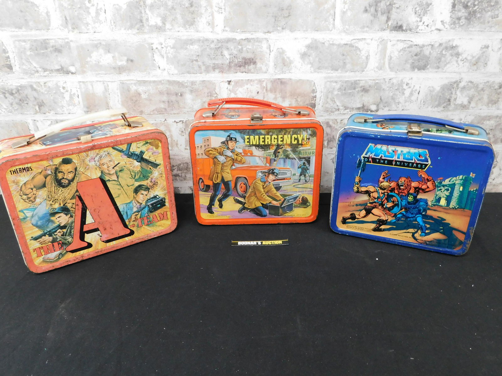 Lot of 3 Vintage Tin Lunchboxes (1 of 5)