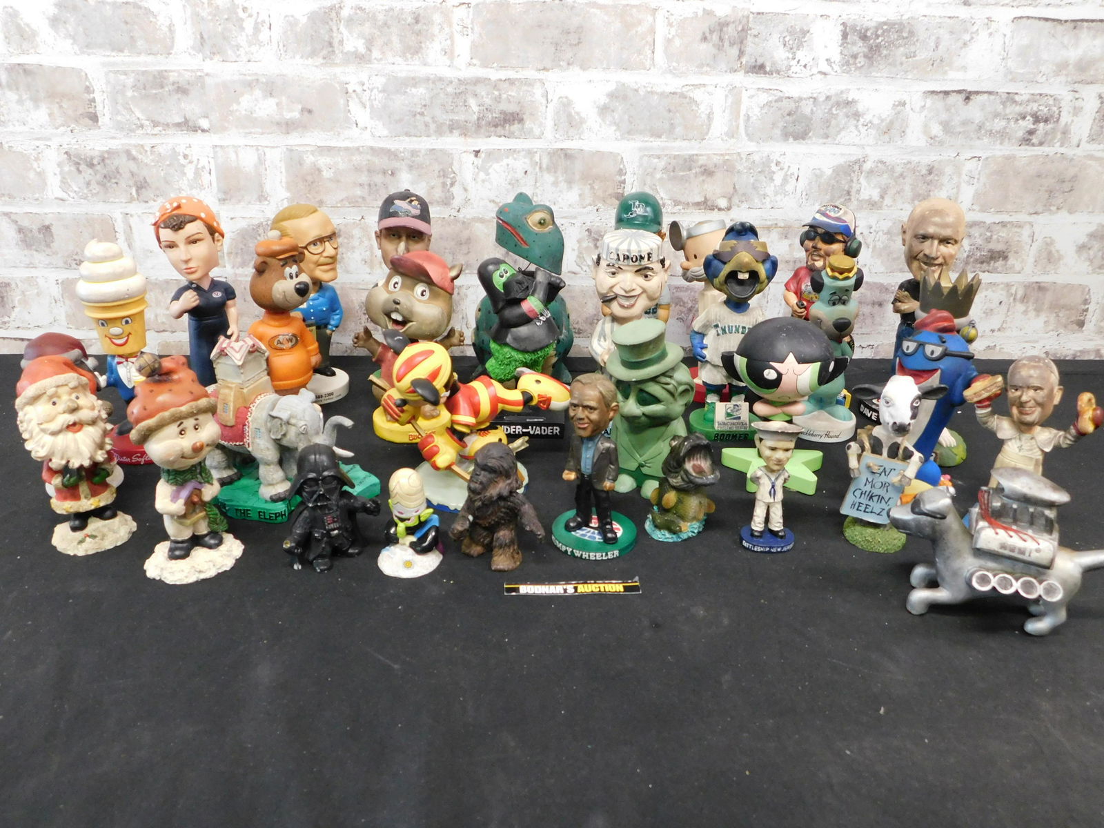Large Lot of Bobbleheads (1 of 9)