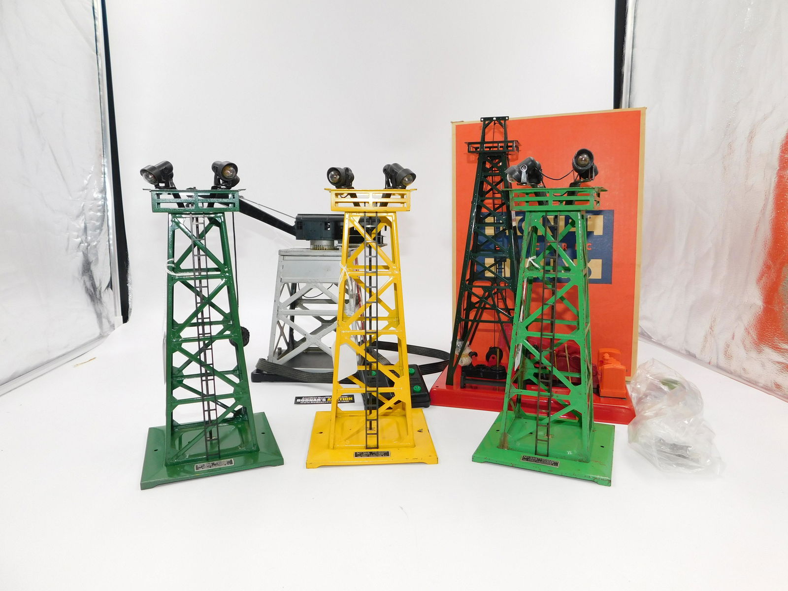 Lot of 5 Lionel 027 Accessories (1 of 7)