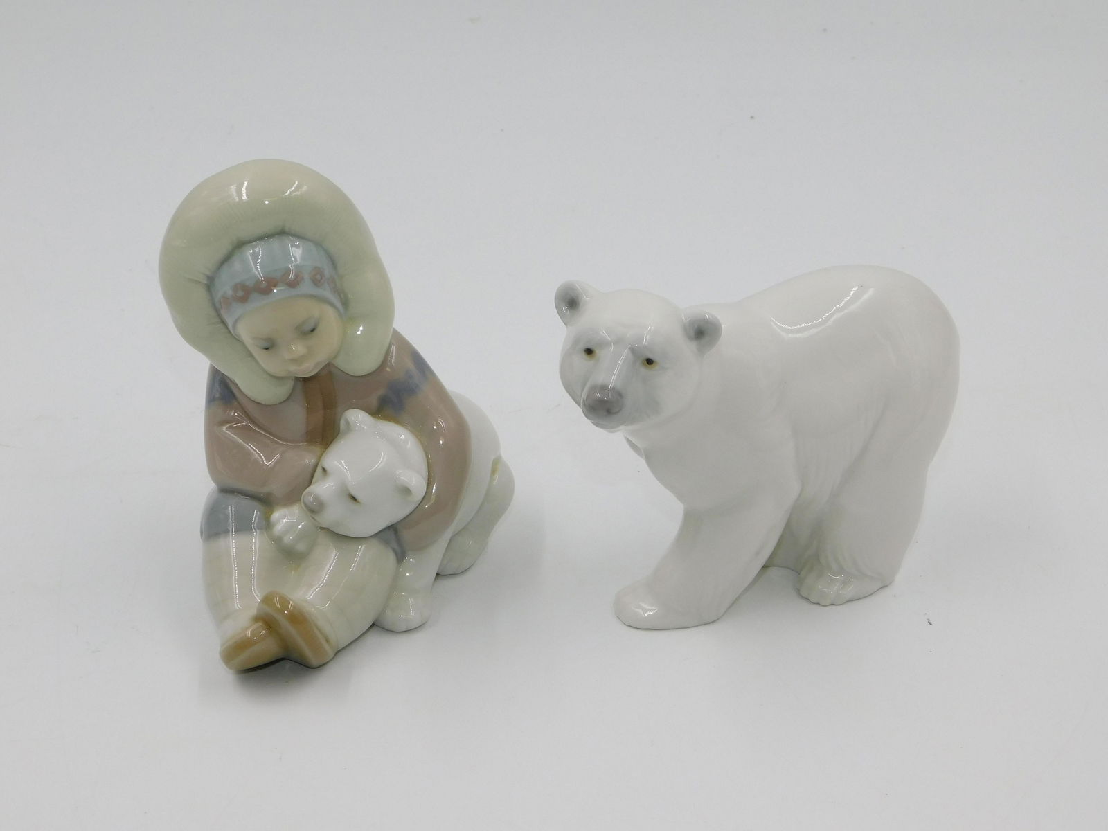 Lot of 2 Lladro Figurines #1195 and #1207 (1 of 3)