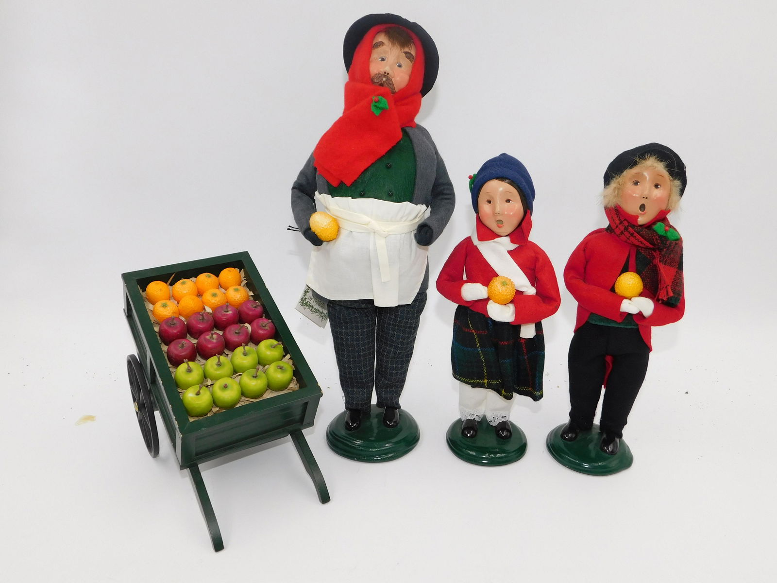 Lot of 3 Byers Choice Carolers plus Accessories (1 of 5)