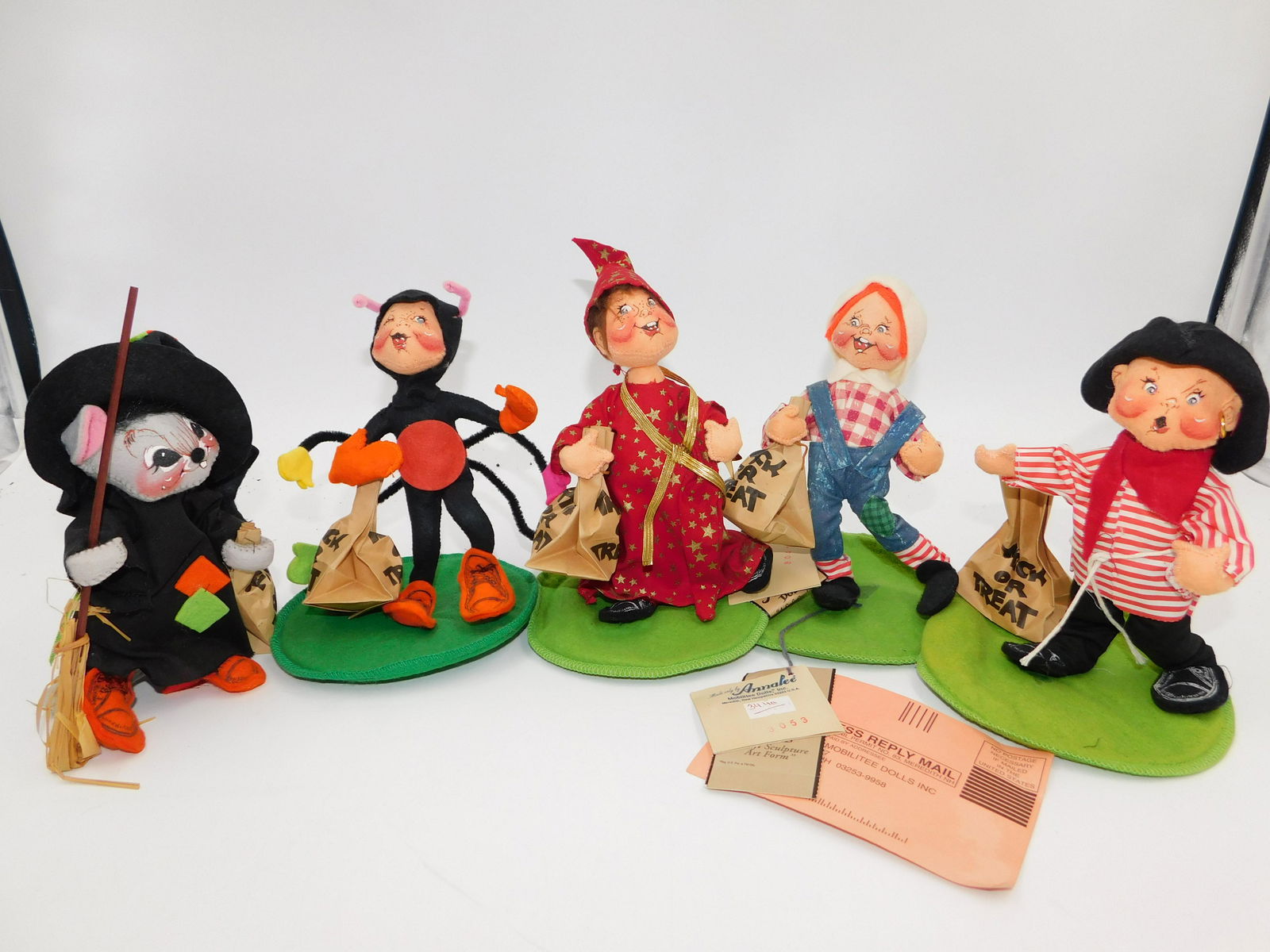 Lot of 5 Annalee Halloween Trick Or Treat Dolls (1 of 2)