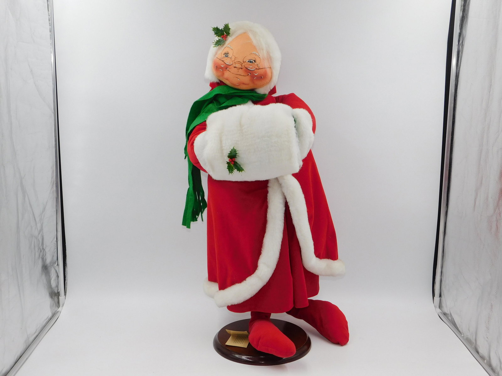 Annalee Jinglebells Mrs. Claus Doll (1 of 2)