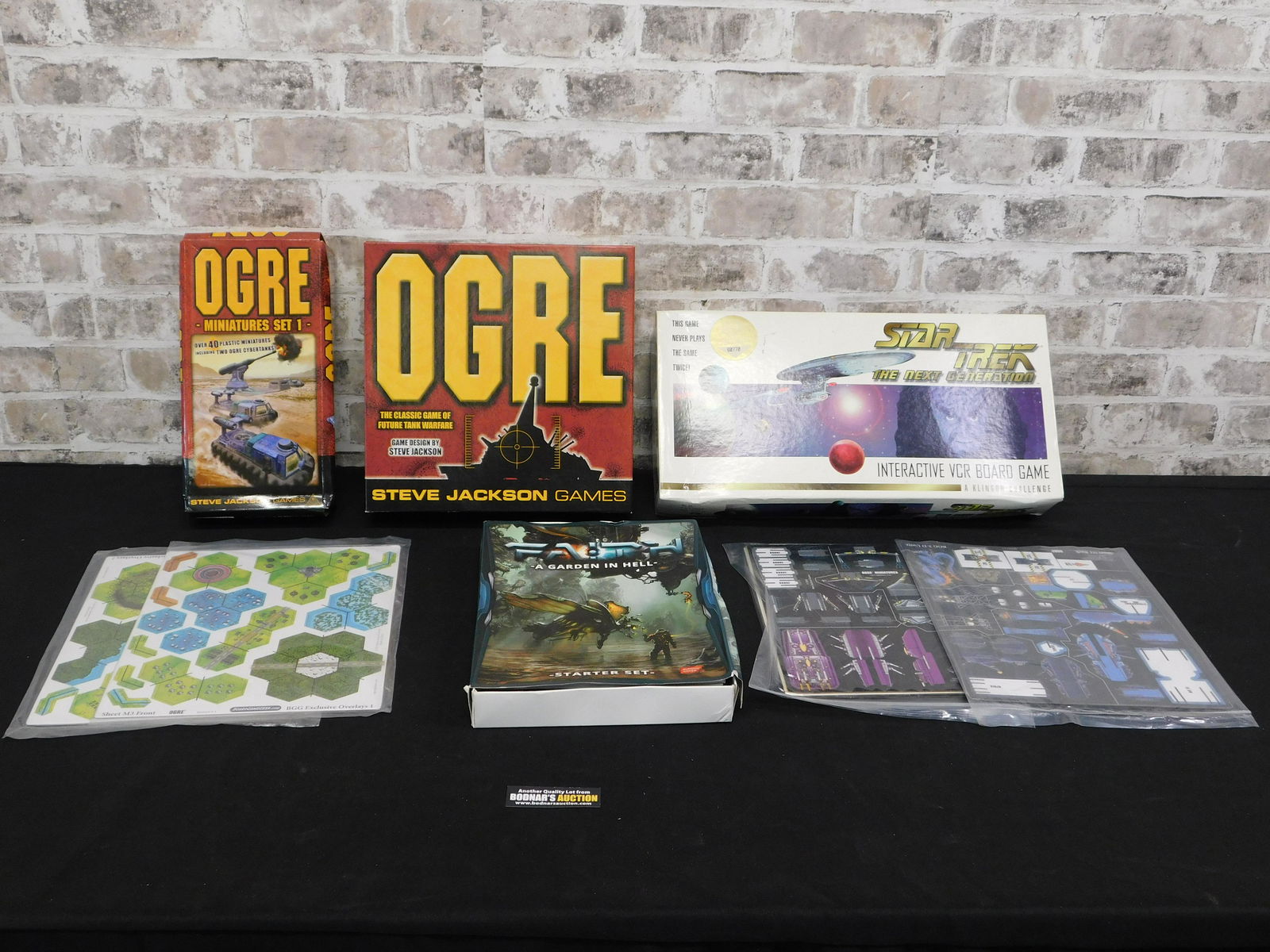 Lot of 4 Board and Miniatures Games (1 of 12)