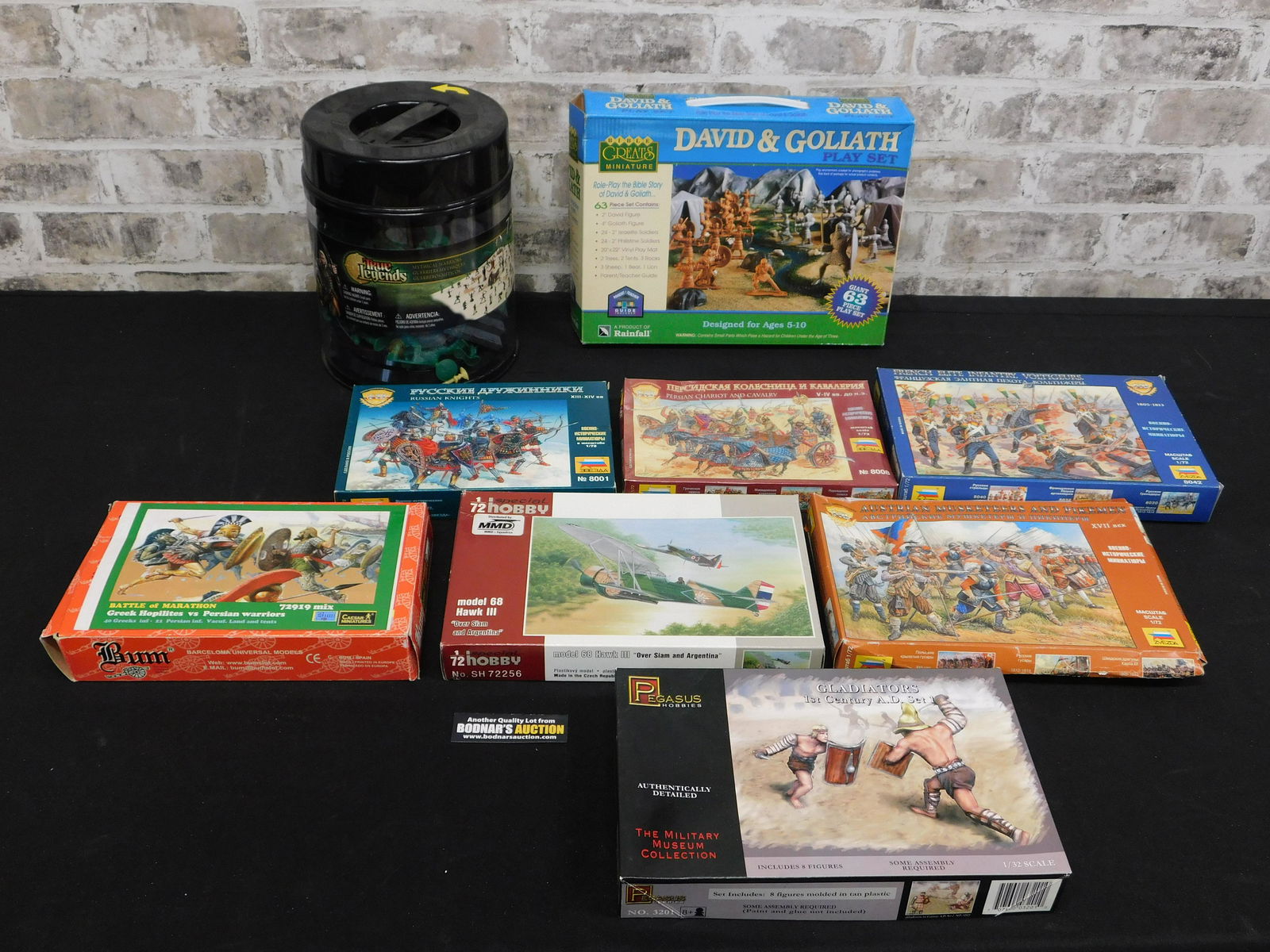 Group Lot of 1:32 and 1:72 Scale Plastic Figures - (1 of 7)