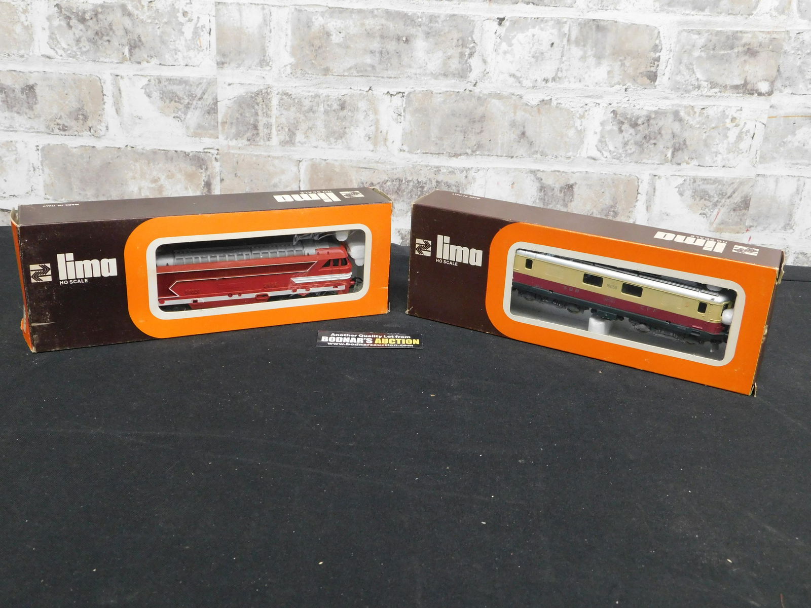 Lot of 2 HO Scale Lima Models Train Engines (1 of 4)
