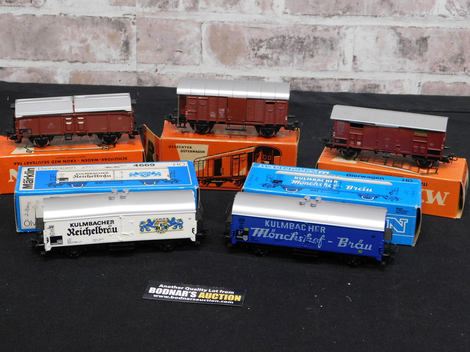 Lot of 5 HO Scale Marklin Rolling Stock (1 of 7)