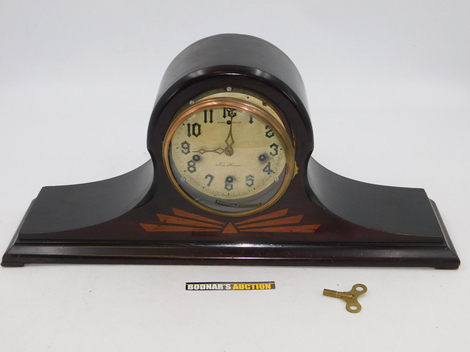 New Haven Hump Back Mantle Clock (1 of 8)