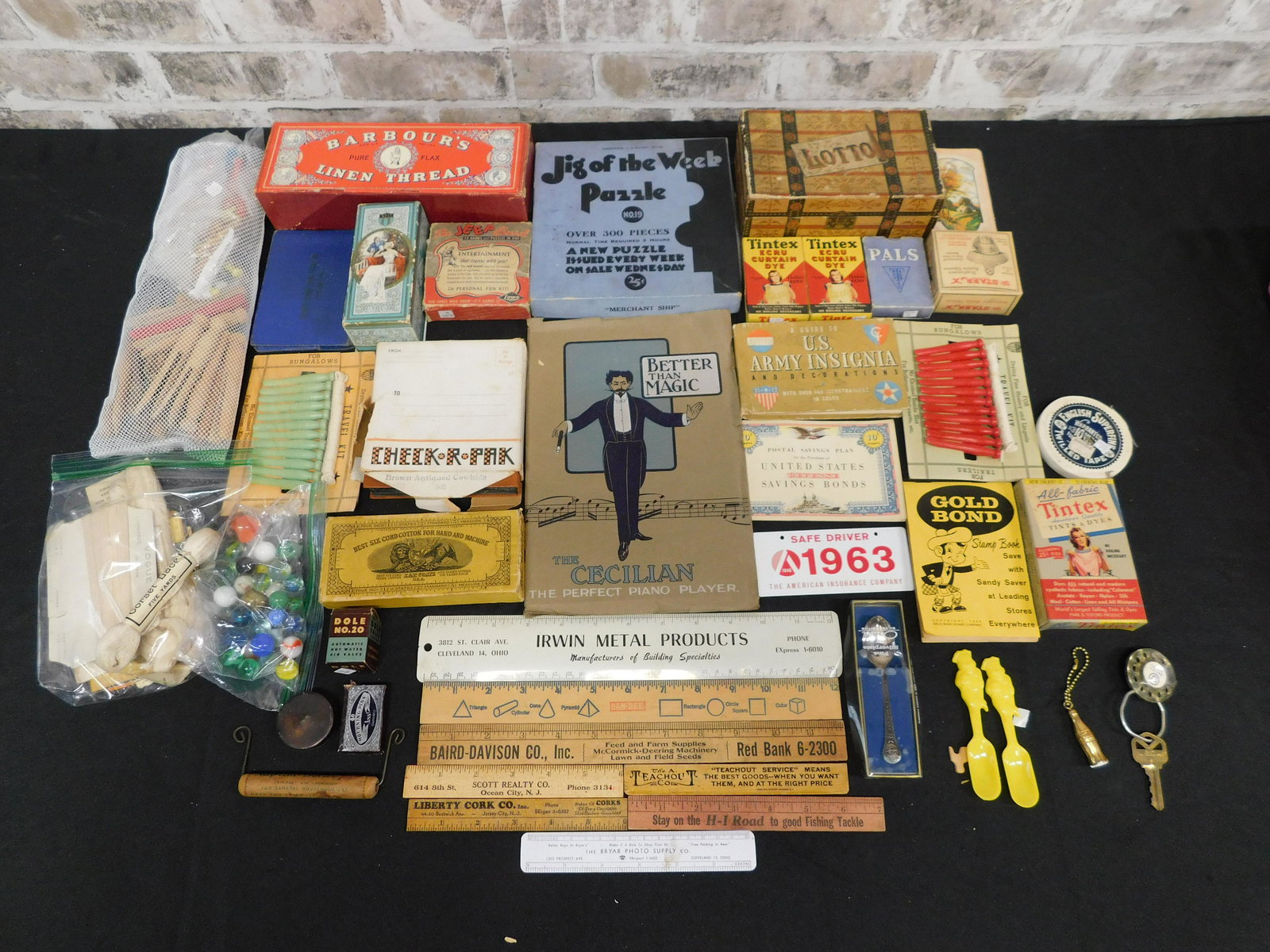 Large Lot of Advertising and Vintage Games (1 of 8)