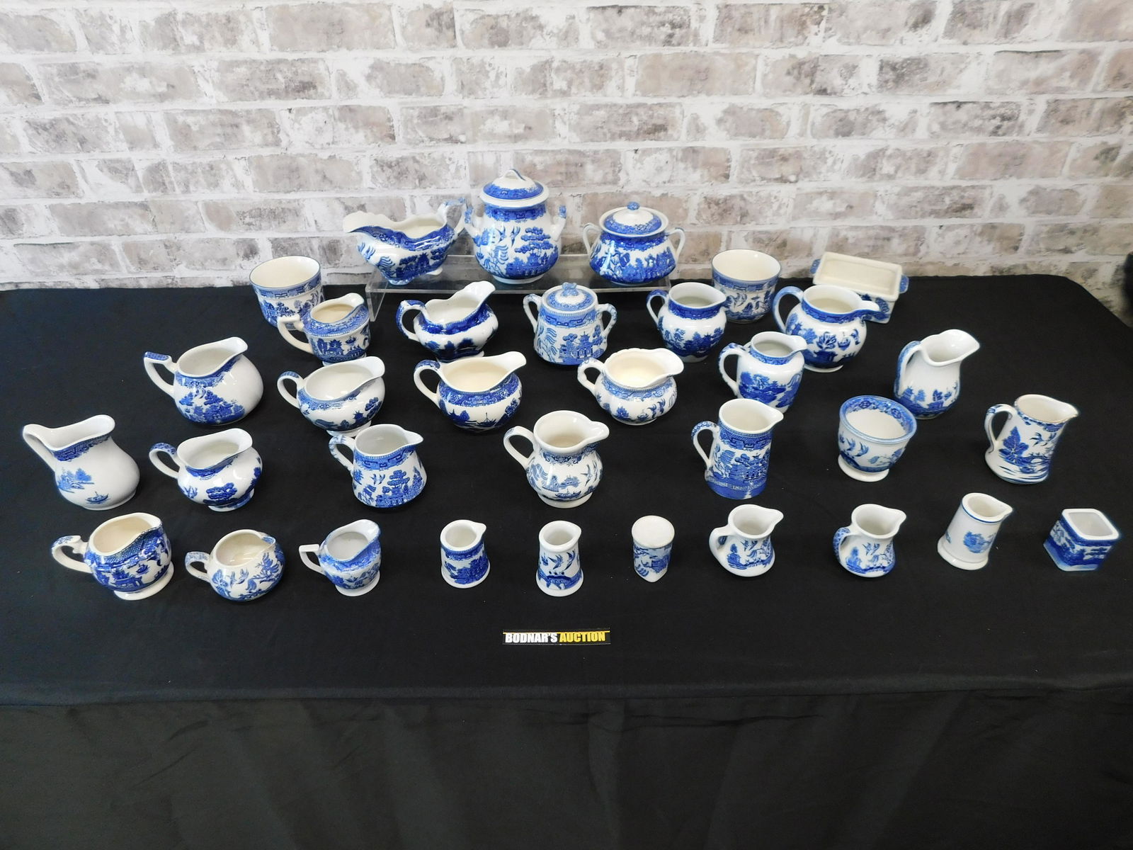 Large Lot of Blue Willow (1 of 8)