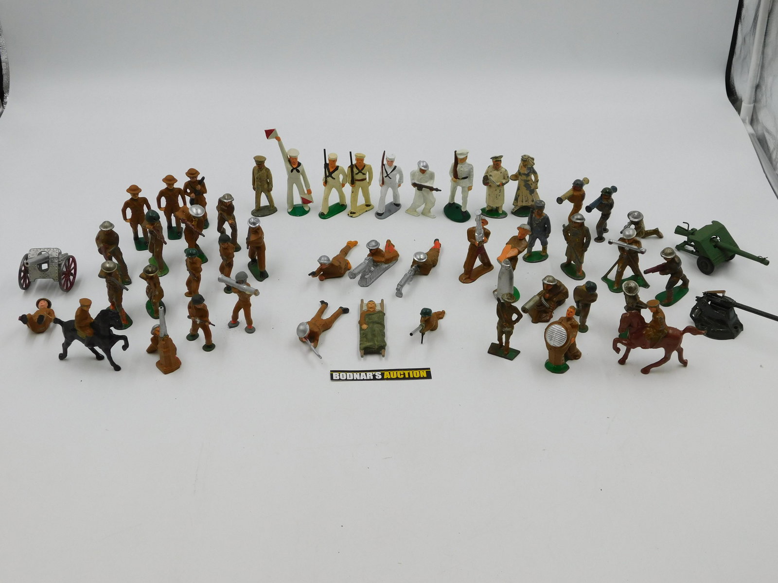Lot of 40+ Vintage Toy Soldiers (1 of 7)