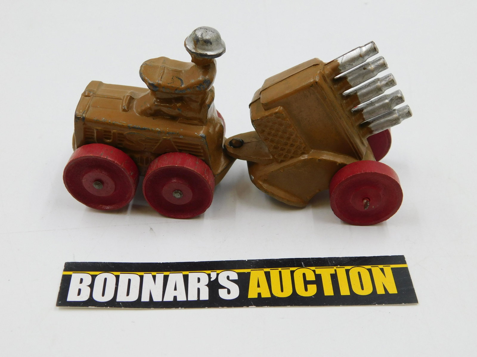Vintage Manoil Toy Soldier Accessory - Jeep Pulling: Vintage Manoil Toy Soldier Accessory - Jeep Pulling Ammo #105. Measures approx. 2" tall x 4" wide. All invoices must be paid within 24 hours of the sale. All items are shipped either in house via USPS