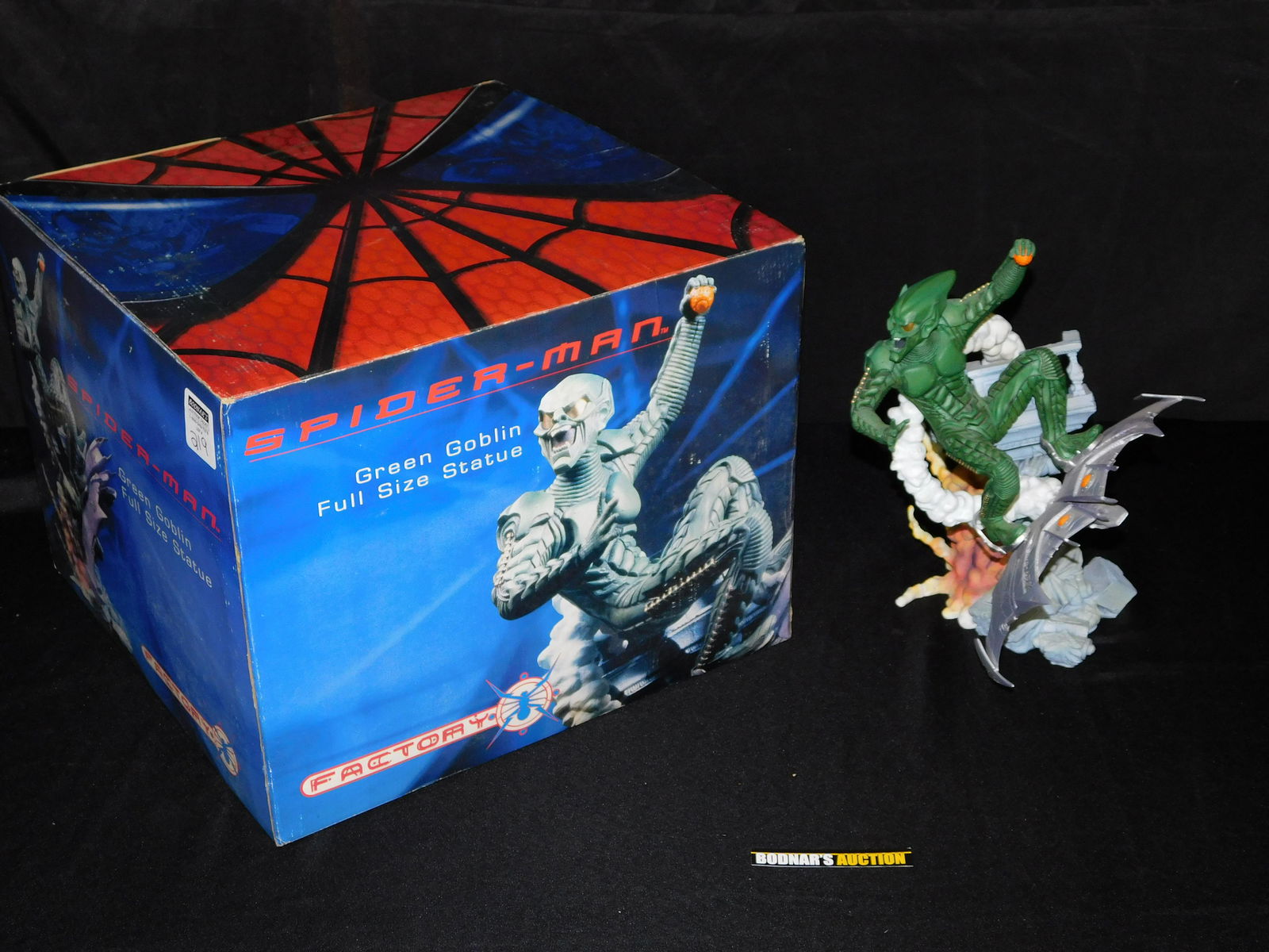 Spider-Man Green Goblin Full Size Statue (1 of 10)