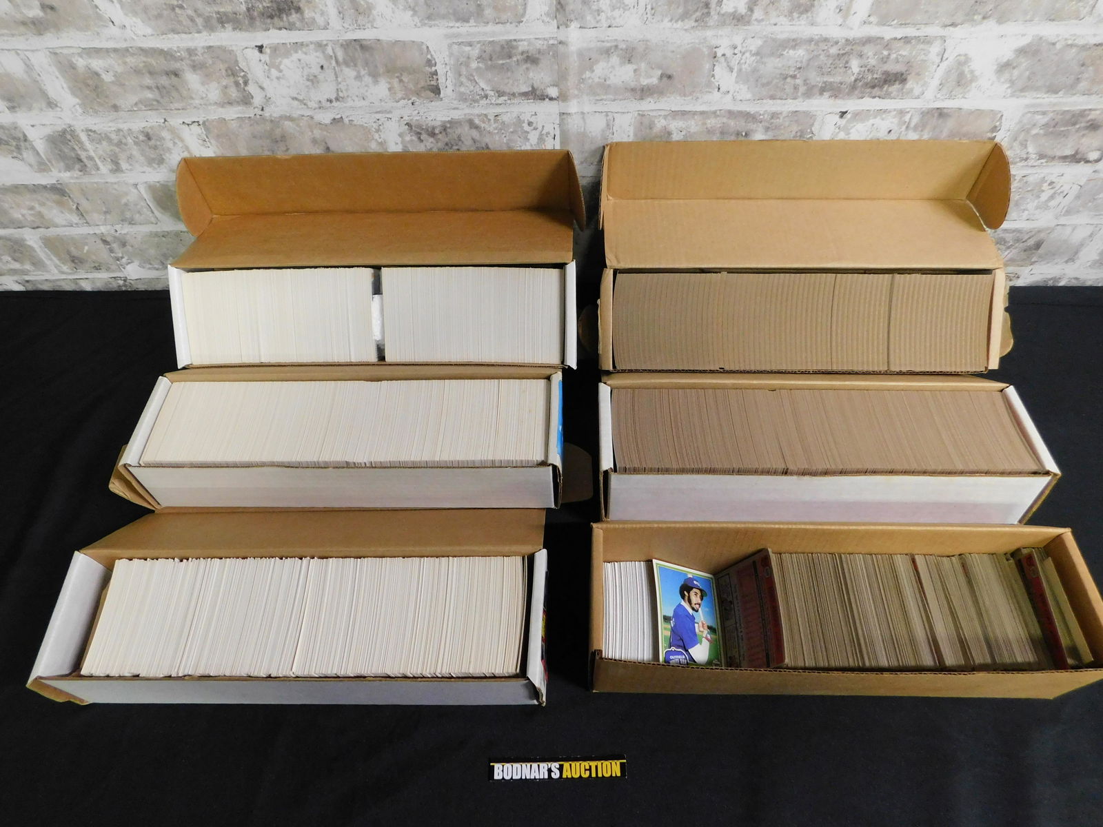 Lot of Baseball Cards (1 of 8)