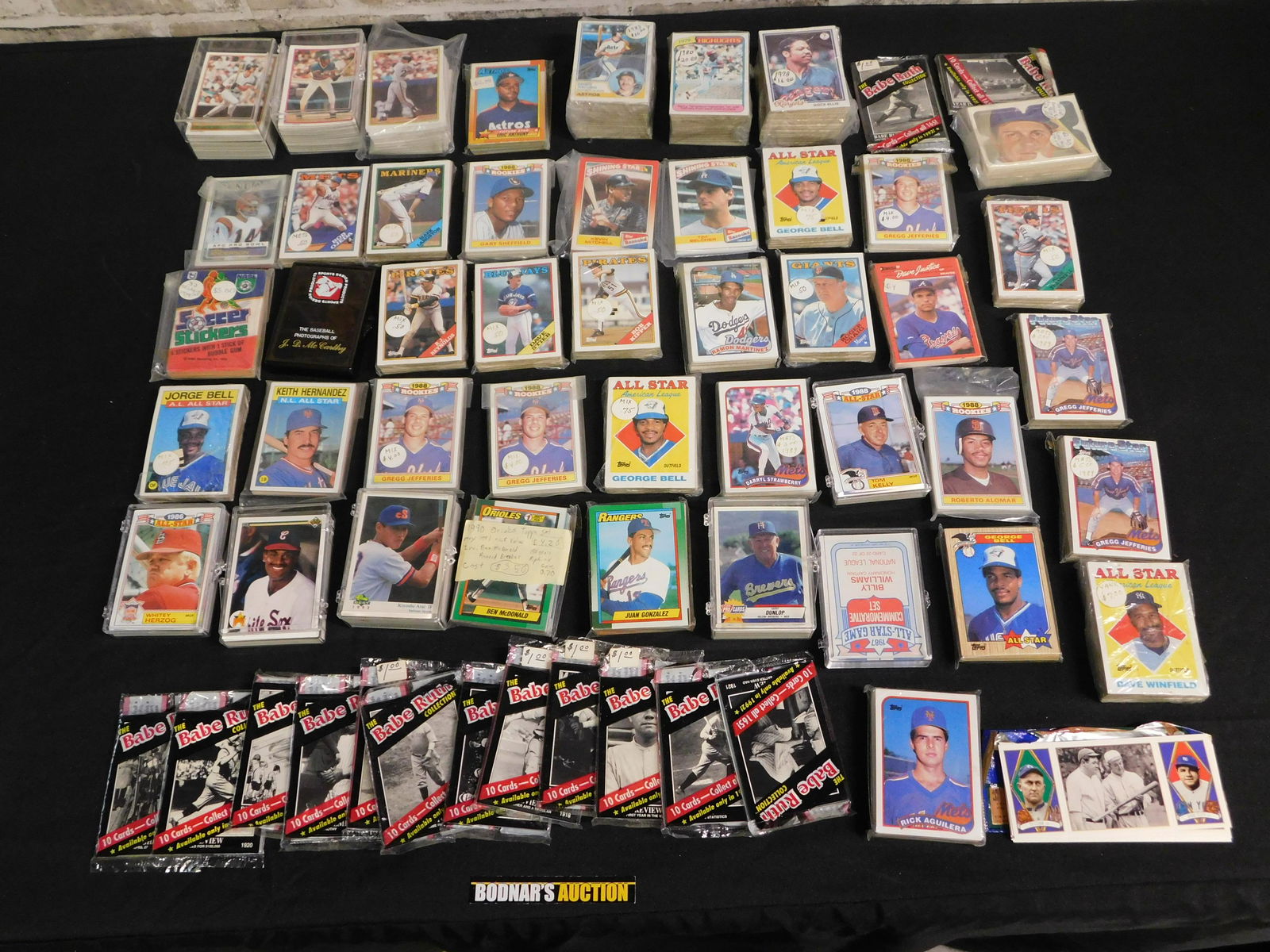 Box Lot of Baseball Cards (1 of 9)