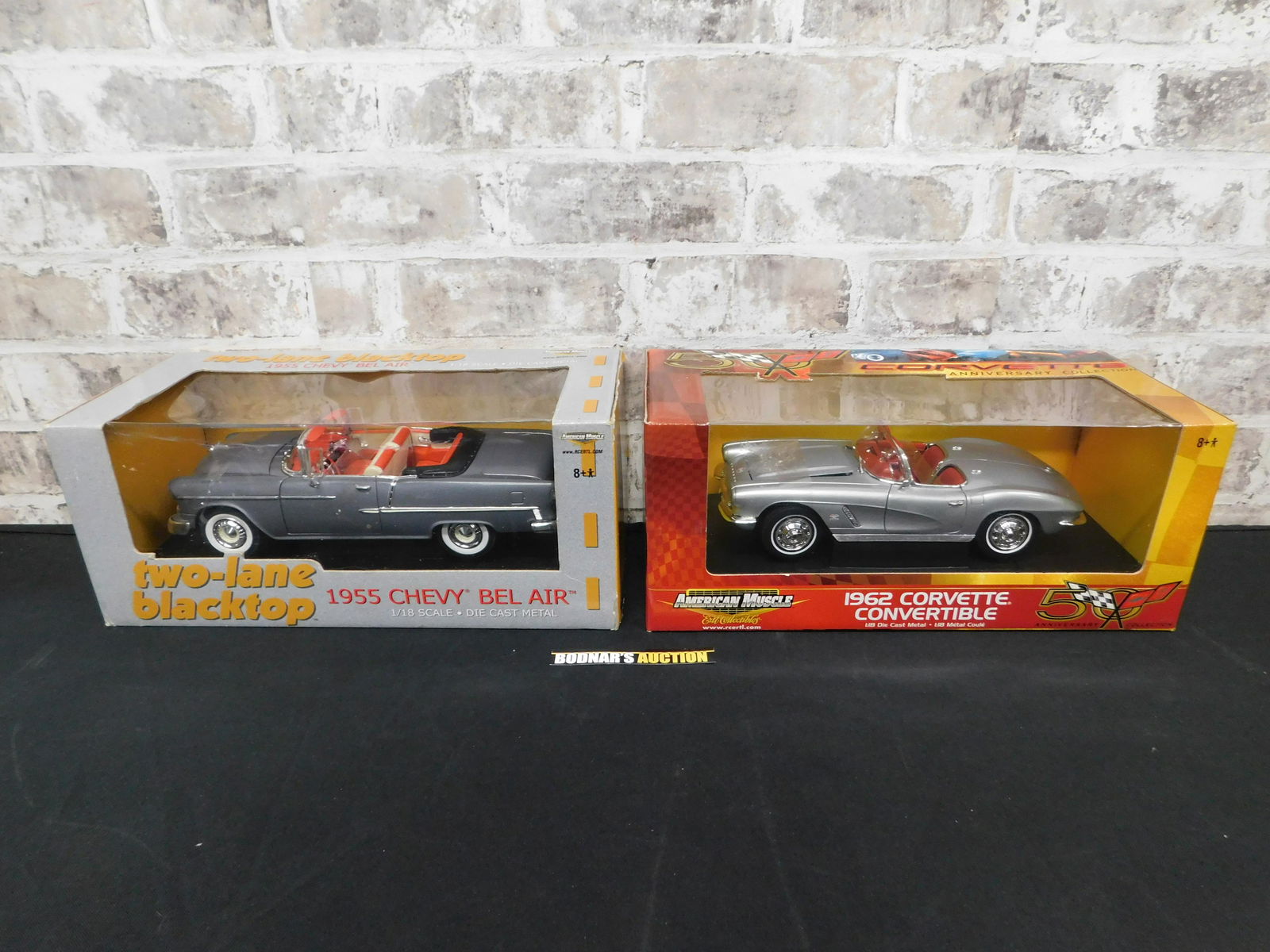 Lot of 2 American Muscle 1:18 Scale Diecast Cars (1 of 8)