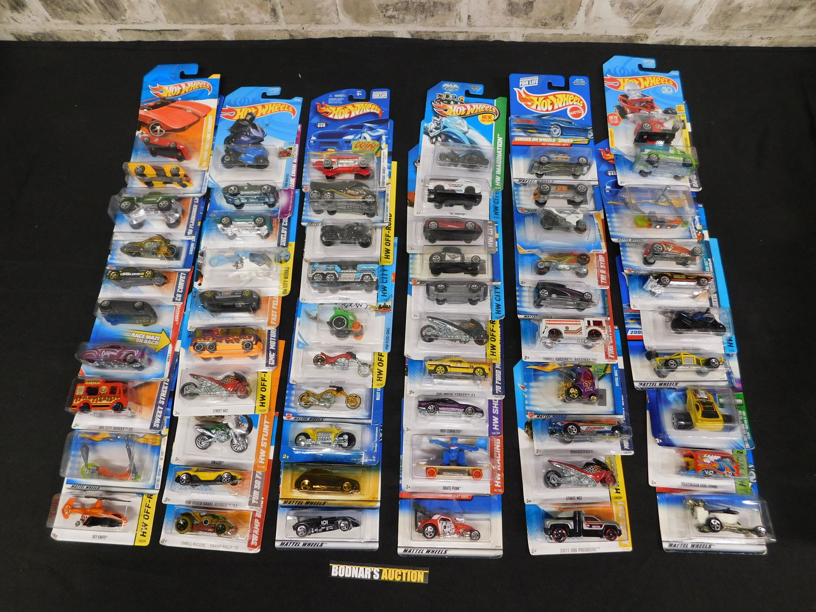 Lot of 60 Hot Wheels Cars (1 of 5)