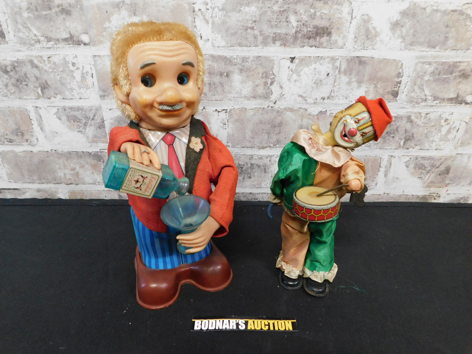 Lot of 2 Vintage Tin Toys (1 of 7)