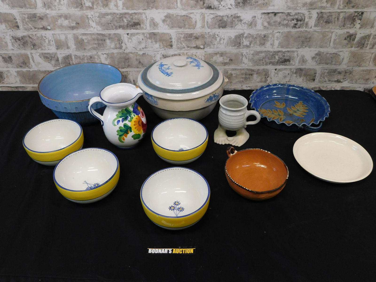 Lot of Pottery (1 of 8)