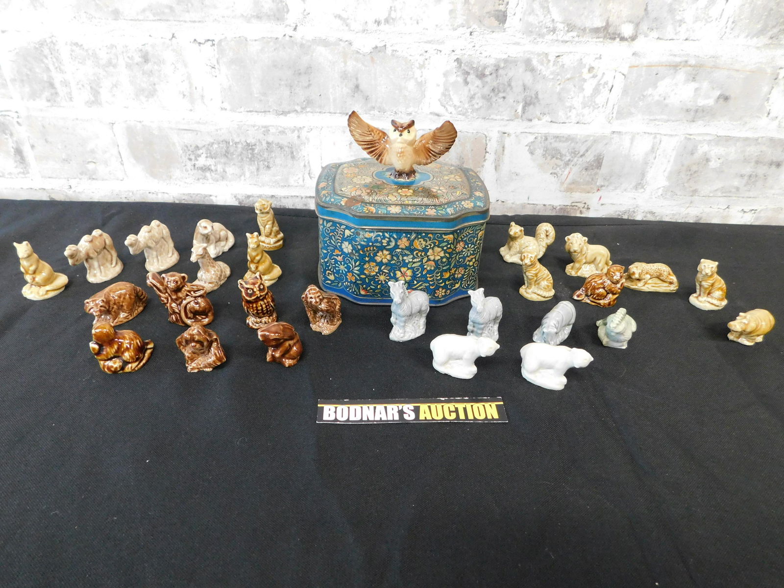 Group of Wade Pottery Tea Whimsies: Group of Wade Pottery Tea Whimsies. This sale will be broadcast live on sale day with full descriptions of each lot being sold. All items MUST be paid for within 24 HOURS of the sale. Anyone who has n