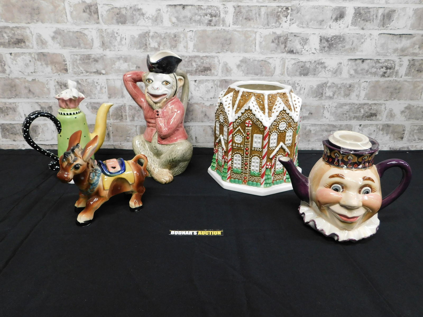 Group Lot of Teapots and Candle Holder (1 of 6)