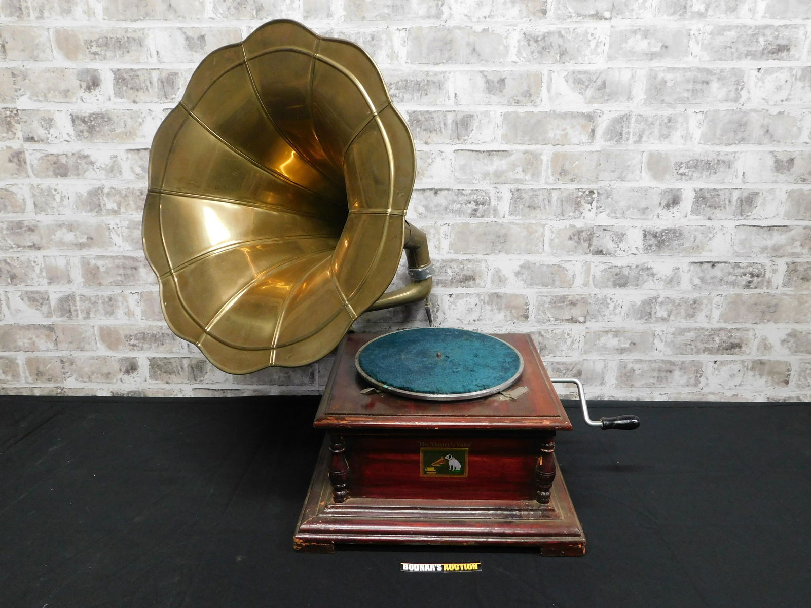 Reproduction Edison Gramophone/Tabletop Victrola (1 of 12)