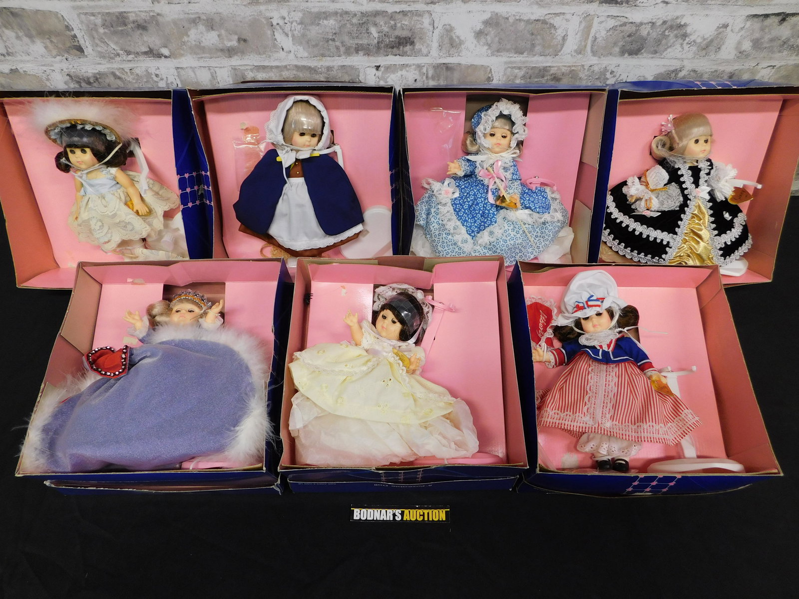 Lot of 7 Ginny Dolls (1 of 10)