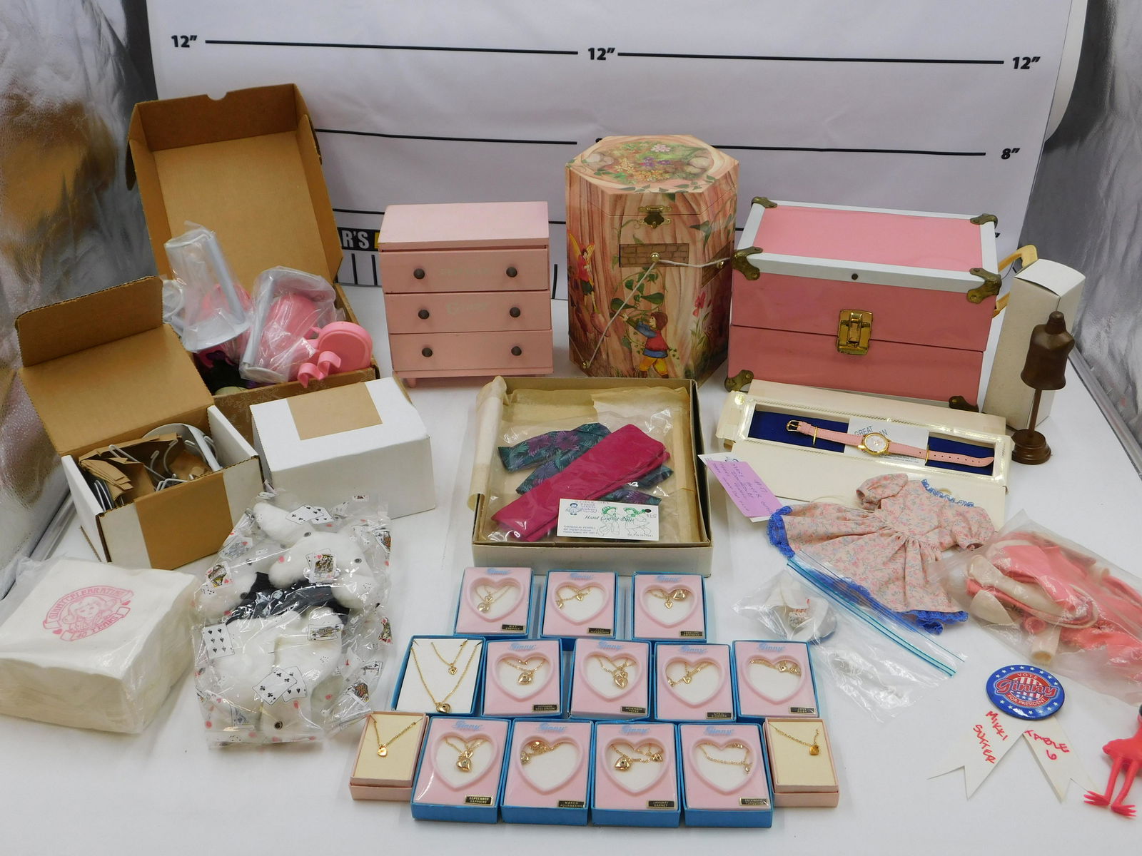 Large Lot of Mixed Ginny Items (1 of 20)