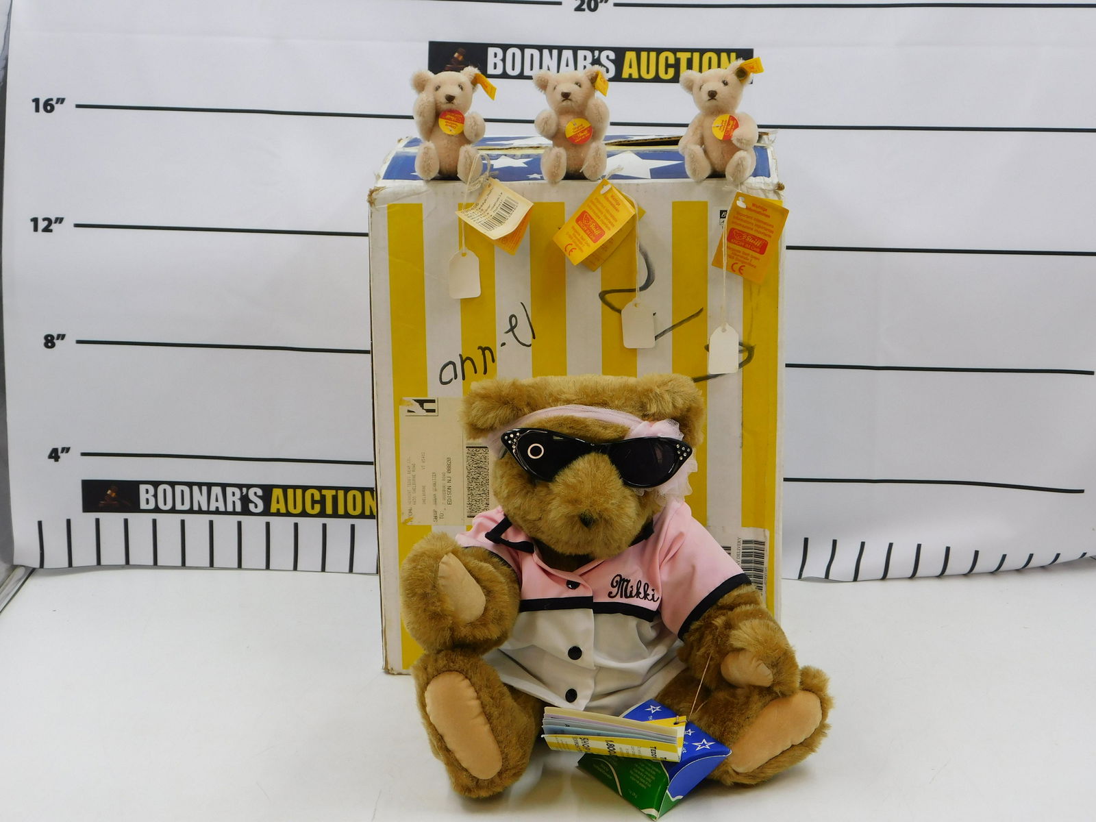 Lot of Teddy Bears including Steiff (1 of 7)