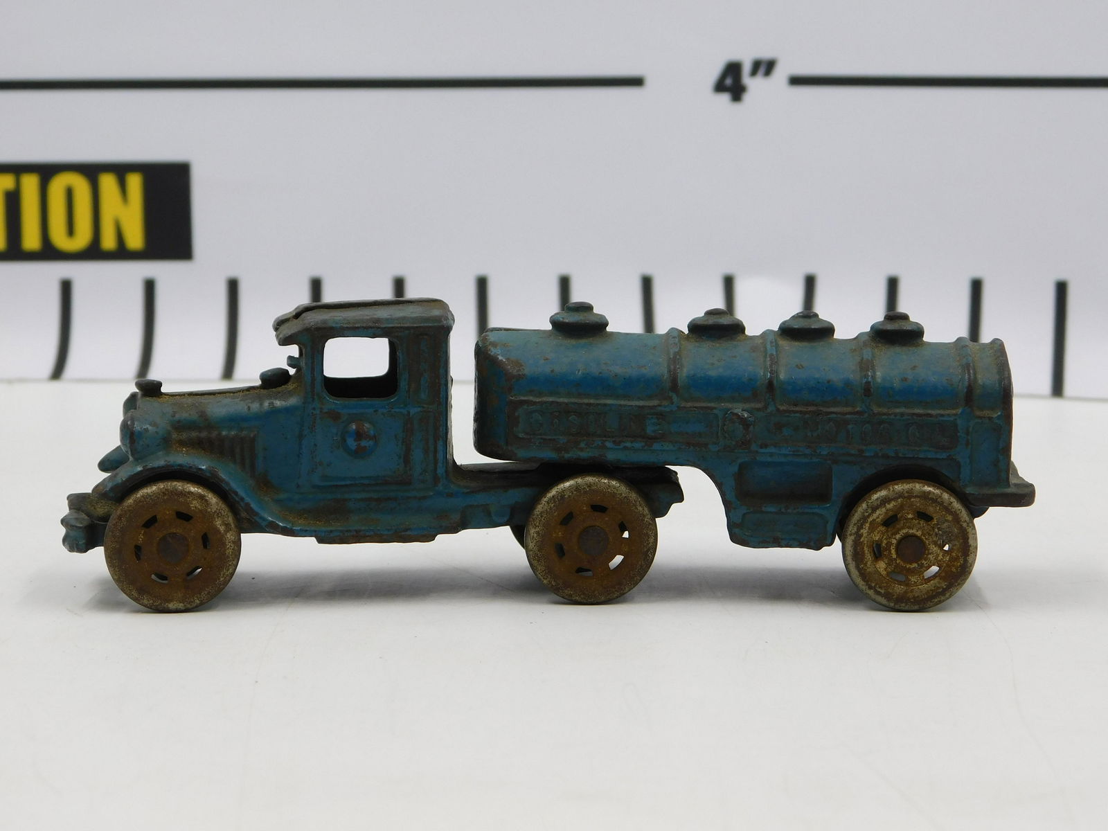 Vintage Gasoline/Motor Oil Truck (1 of 8)