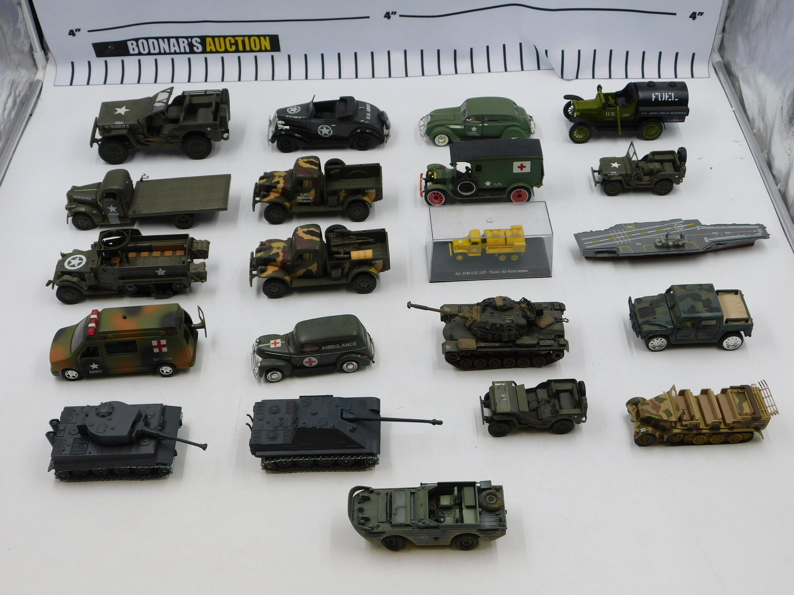 Large Lot of Mostly Diecast Military Vehicles (1 of 10)